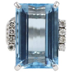 14 Karat White Gold 15 Carat Aquamarine and Diamond Cocktail Ring 