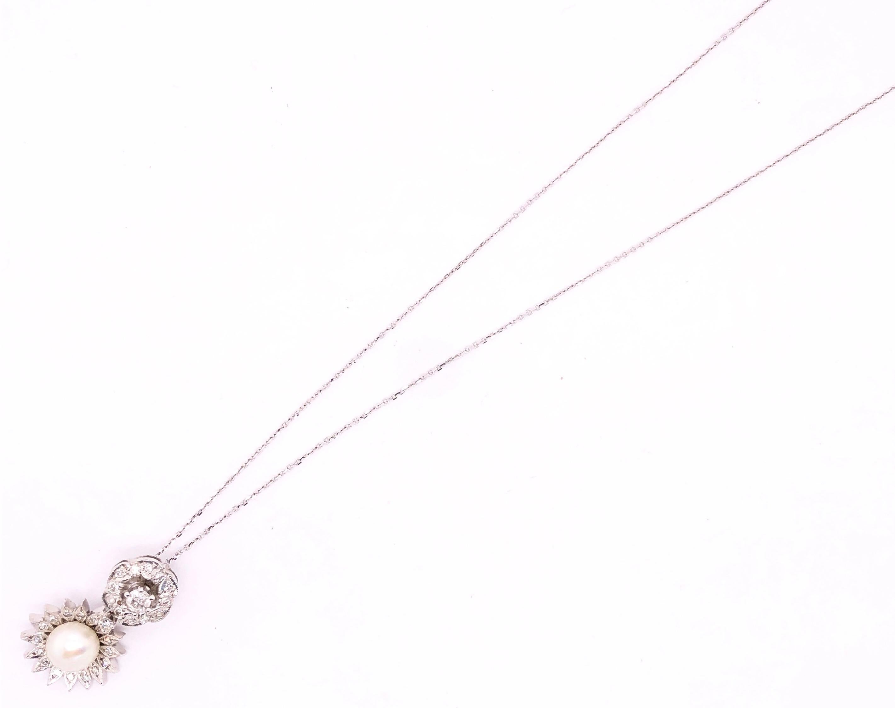 14 Karat White Gold Necklace with Diamond and Cultured Pearl Pendant In Good Condition For Sale In Manhasset, NY