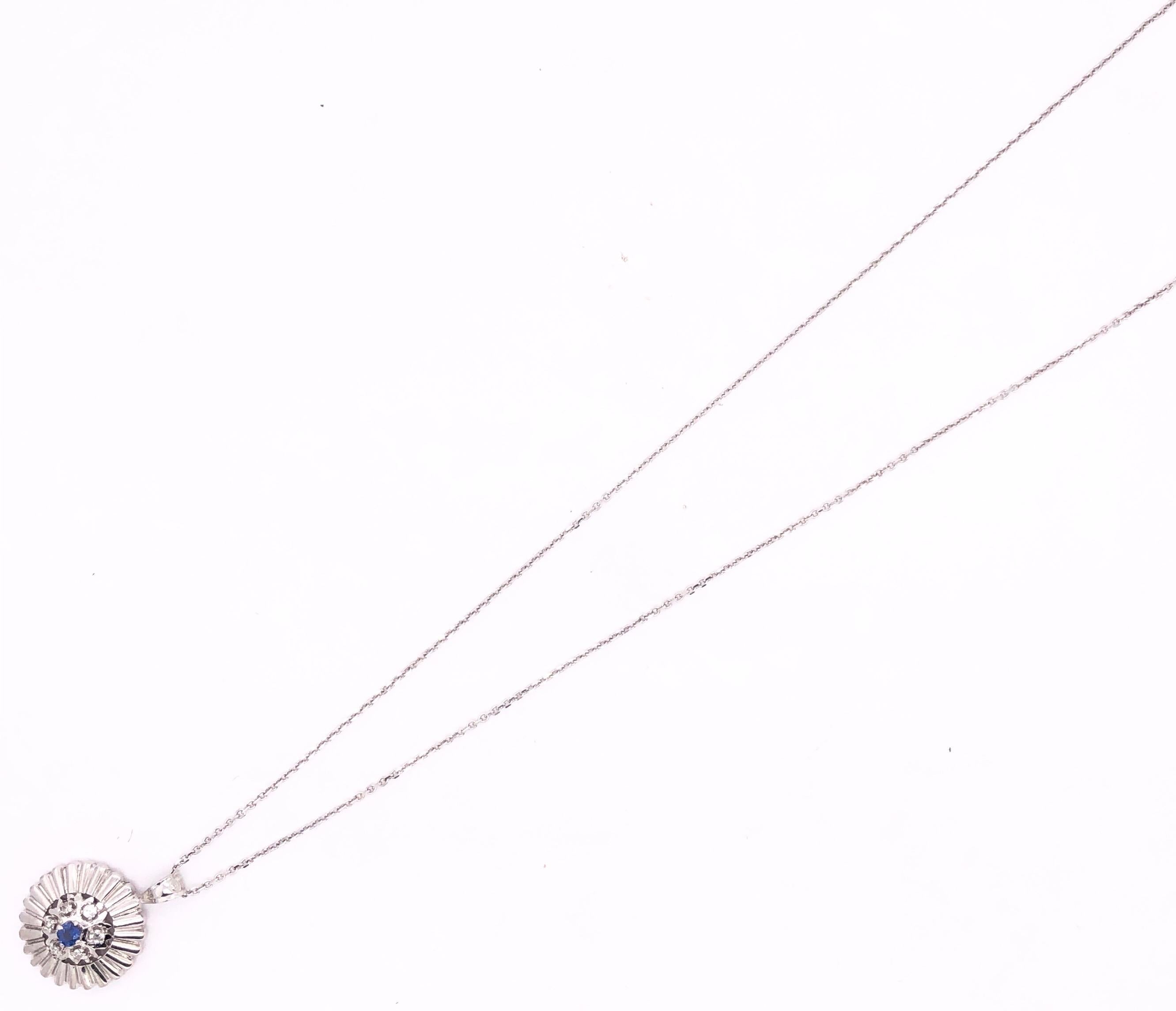 Moderne Collier pendentif en or blanc 14 carats avec saphirs et diamants en vente