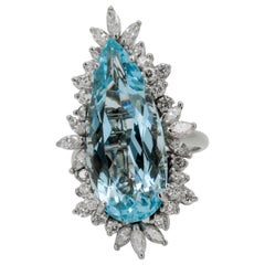 14 Karat White Gold 16.80 Carat Aquamarine and Diamonds Ring