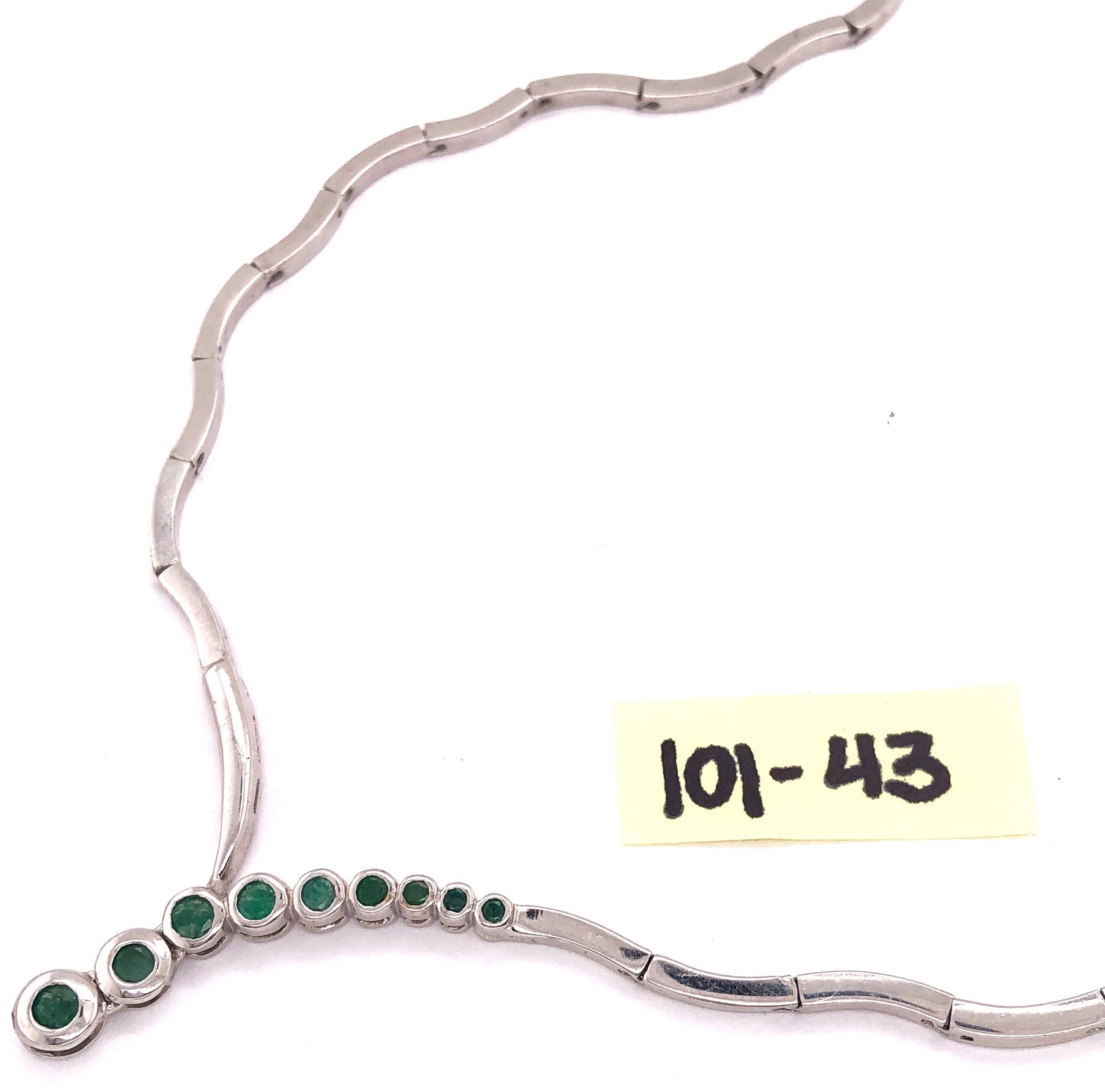 14 Karat White Gold Fashion Necklace with Round Emeralds For Sale 5