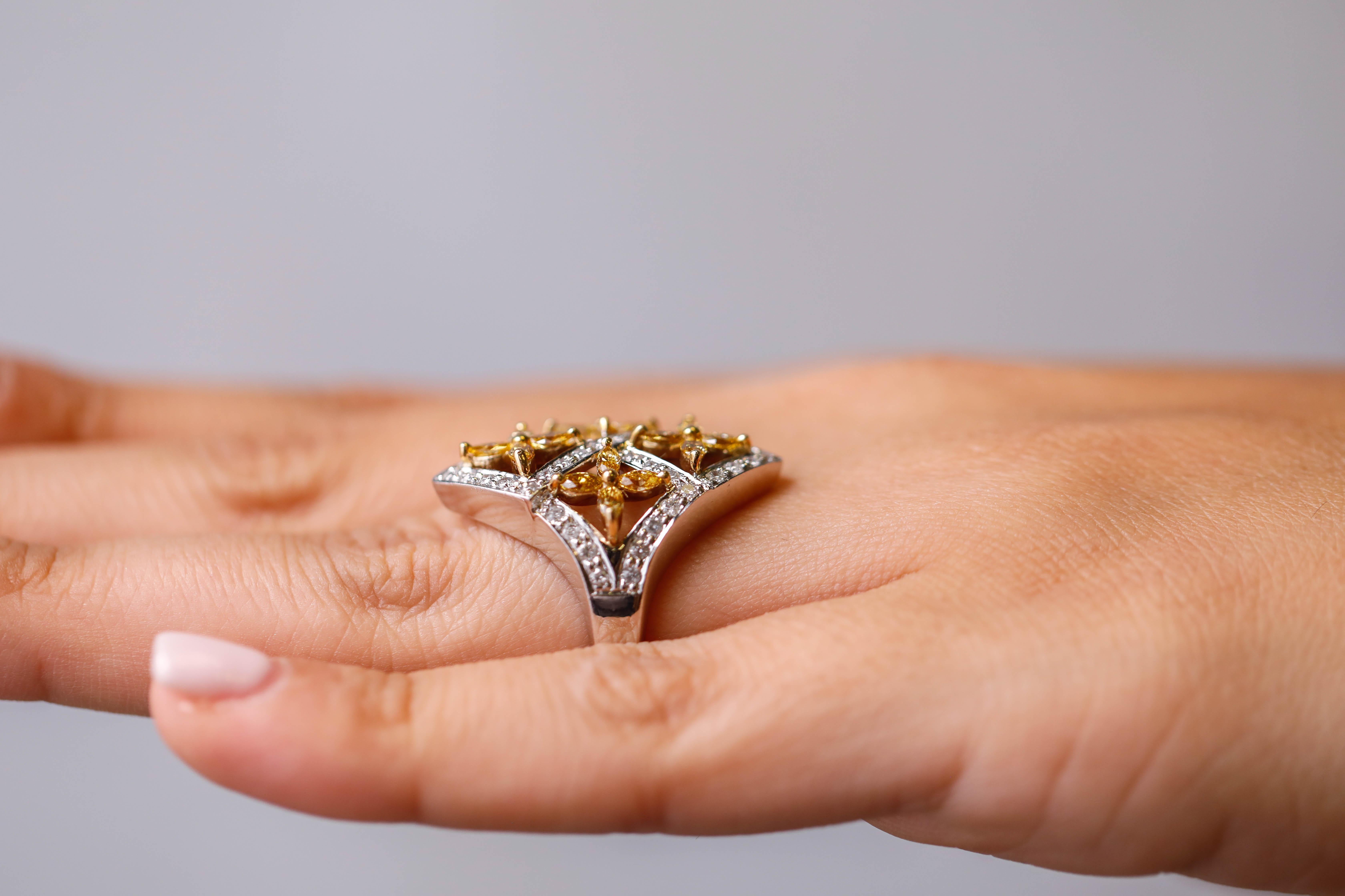 14 Karat Weißgold 1,75 Karat runder Diamant Designer-Ring von Natalie K. Damen im Angebot