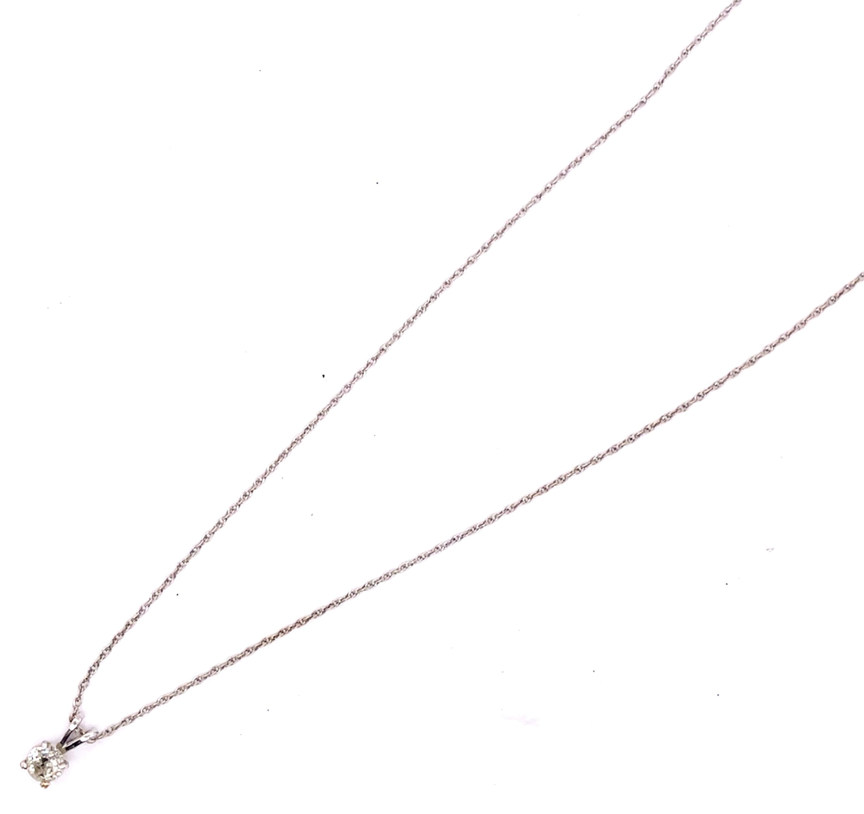 Collier fantaisie en or blanc 14 carats avec pendentif rond en diamants Unisexe en vente