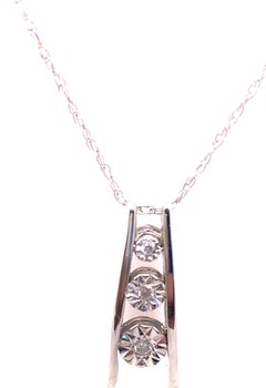 14 Karat Weißgold Freiform-Anhänger mit abgestuften Diamanten 0,30 TDW