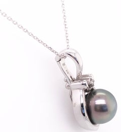 14 Karat White Gold Necklace with Cultured Pearl Diamond Pendant