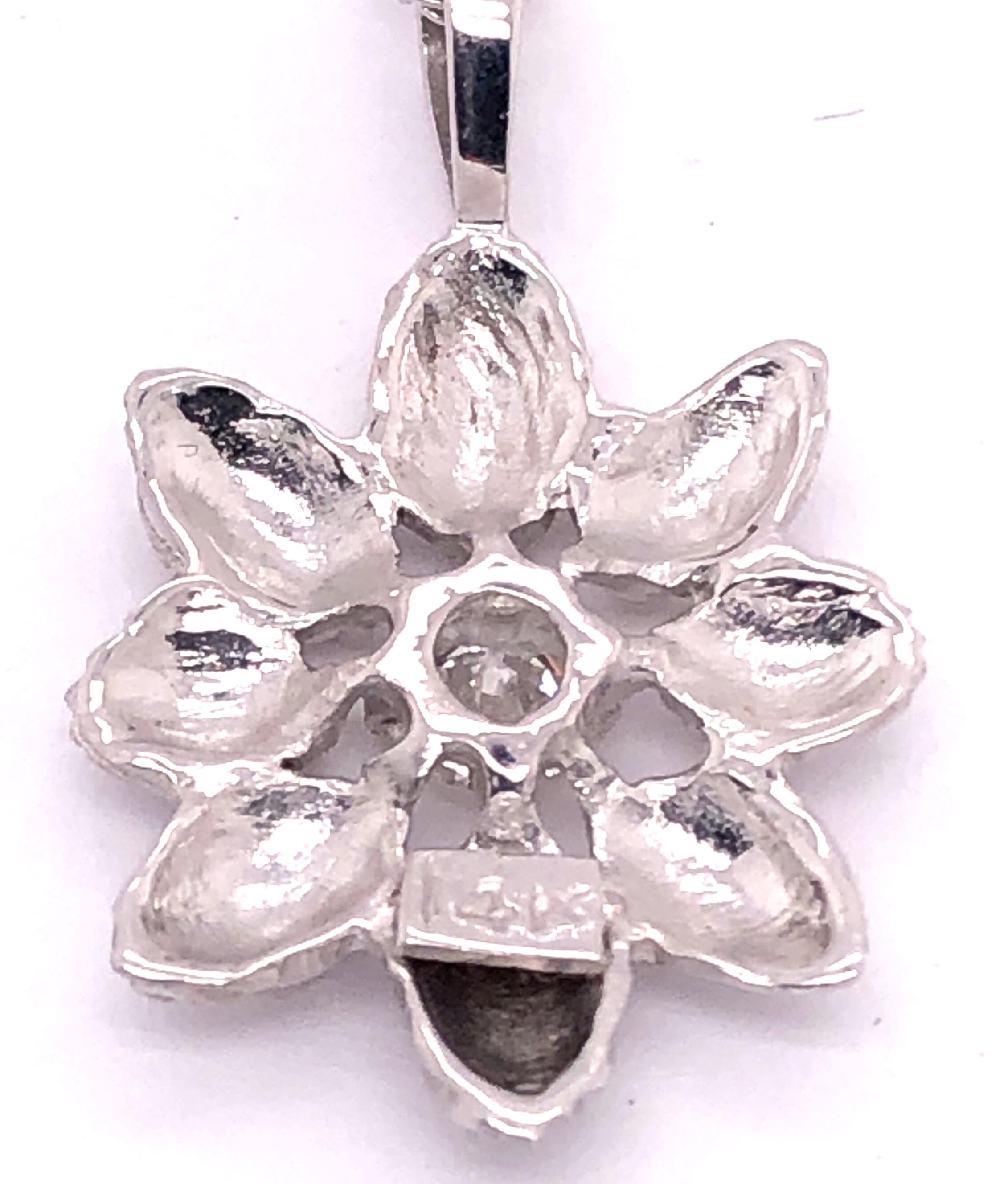 14 Karat White Gold Necklace with Diamond For Sale 3