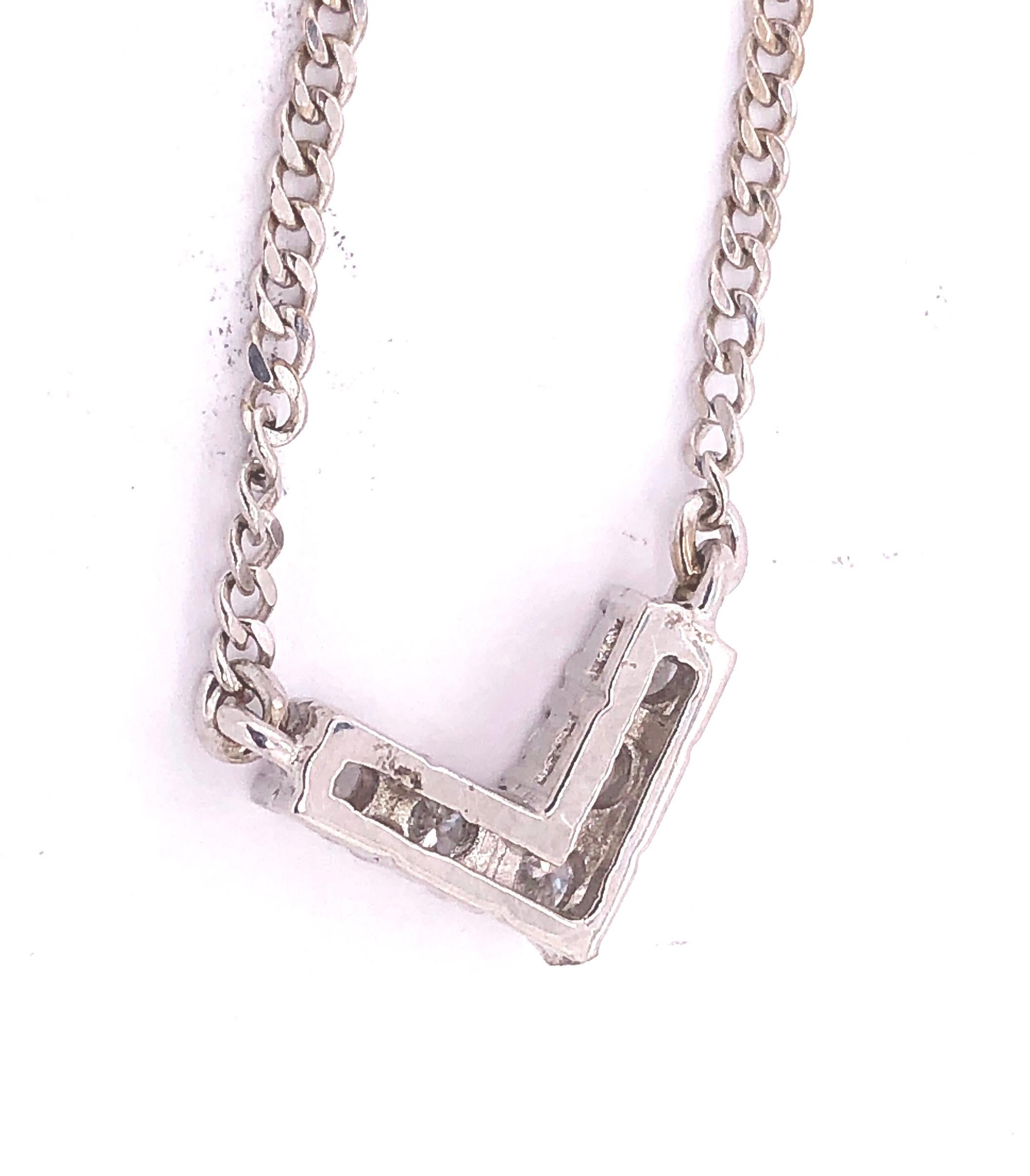 14 Karat White Gold Necklace with Diamond Pendant In Good Condition For Sale In Manhasset, NY