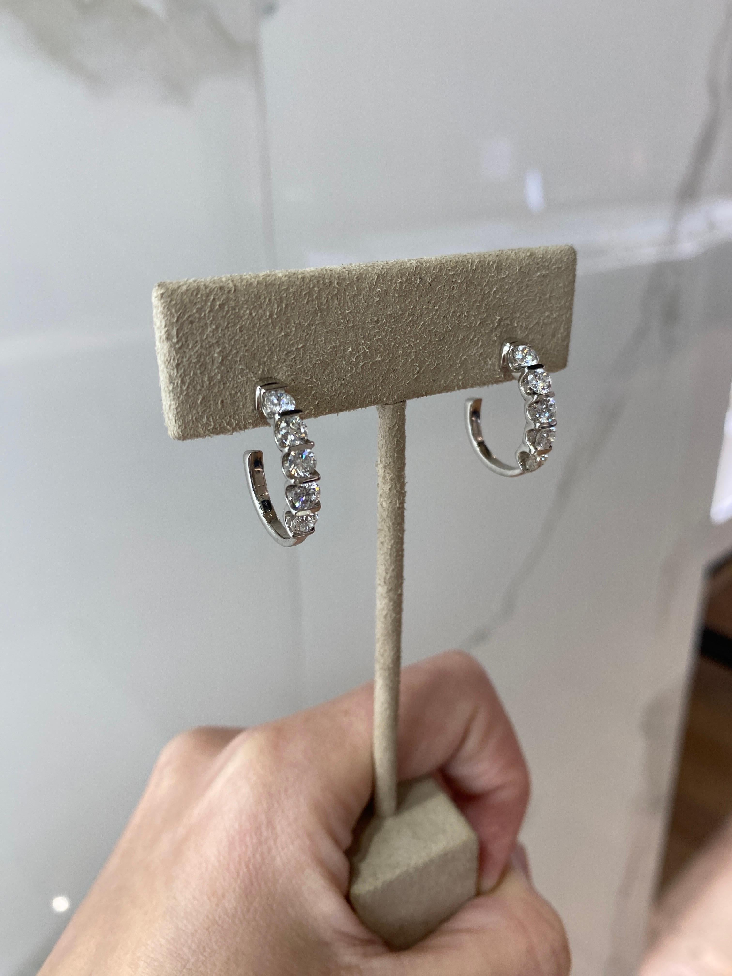 14 Karat White Gold 2.00 Carat Total Weight Diamond Hoop Earrings In New Condition For Sale In Houston, TX