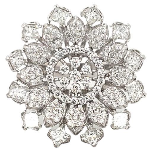 14 Karat White Gold 2.50 Carat Fancy-cut Natural Diamond Lotus Ring (Size 6)
