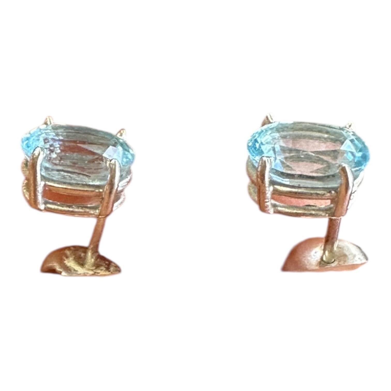14 Karat Weißgold, 2,50 Karat ovale Aquamarin-Ohrstecker (Ovalschliff) im Angebot