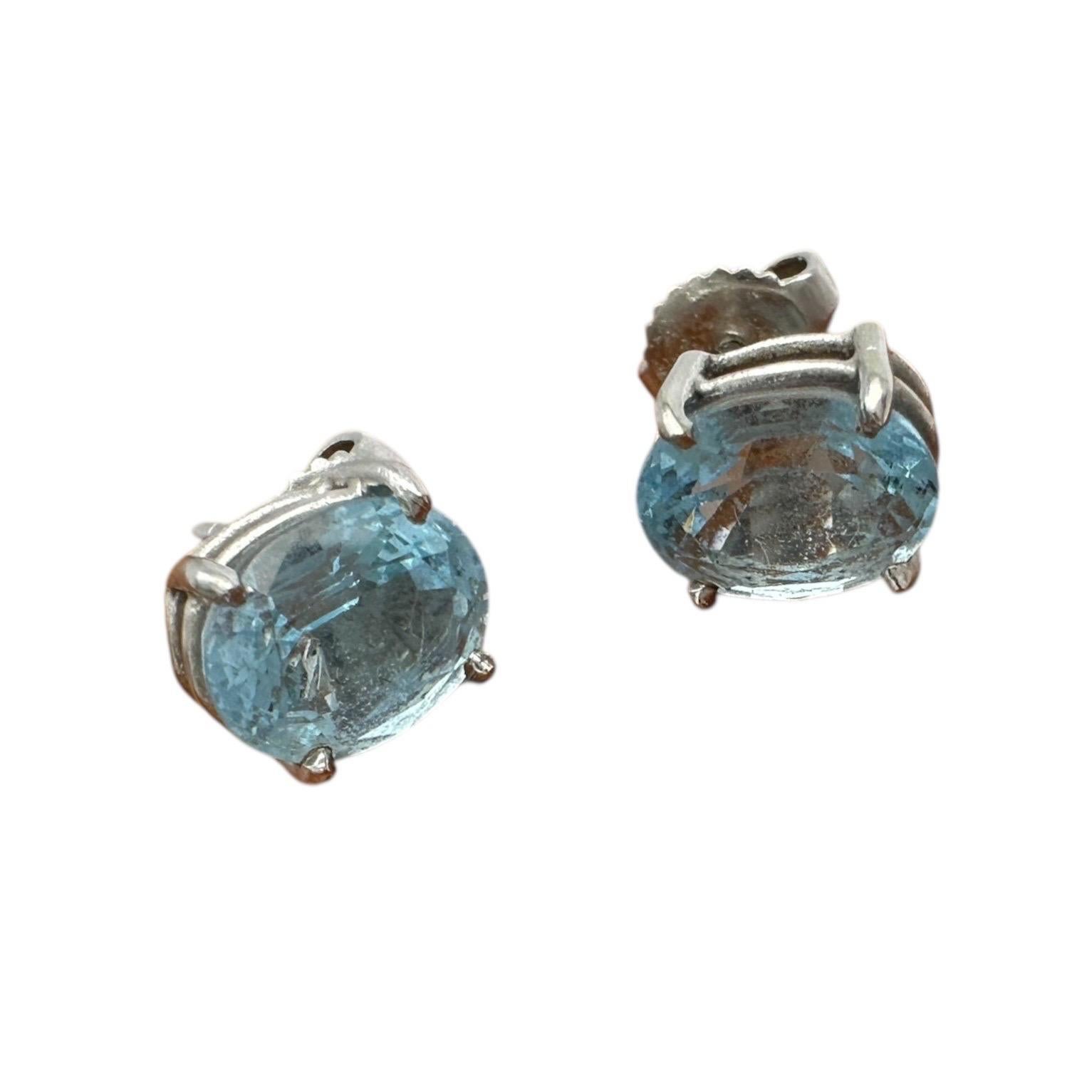 14 Karat Weißgold, 2,50 Karat ovale Aquamarin-Ohrstecker im Zustand „Gut“ im Angebot in Laguna Hills, CA
