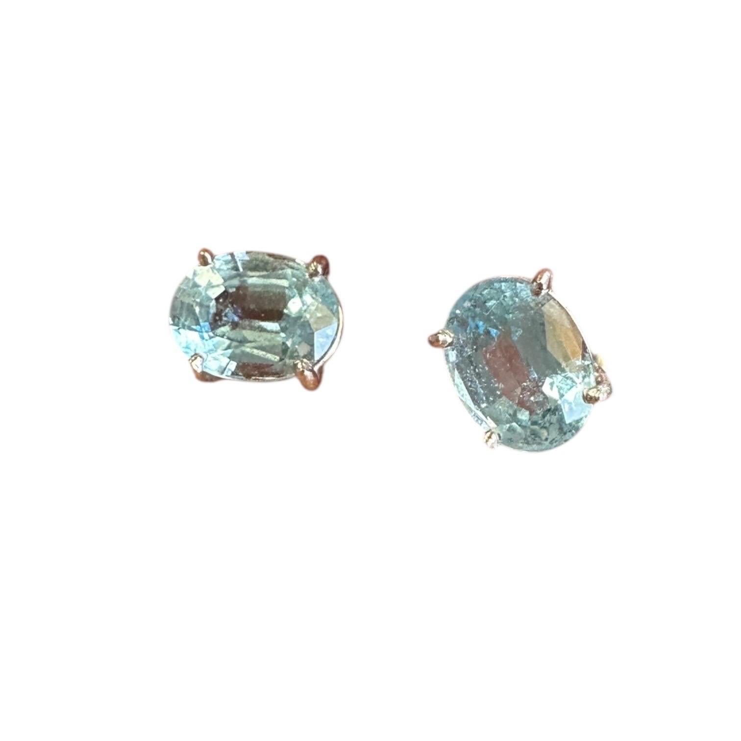 14 Karat Weißgold, 2,50 Karat ovale Aquamarin-Ohrstecker im Angebot 1