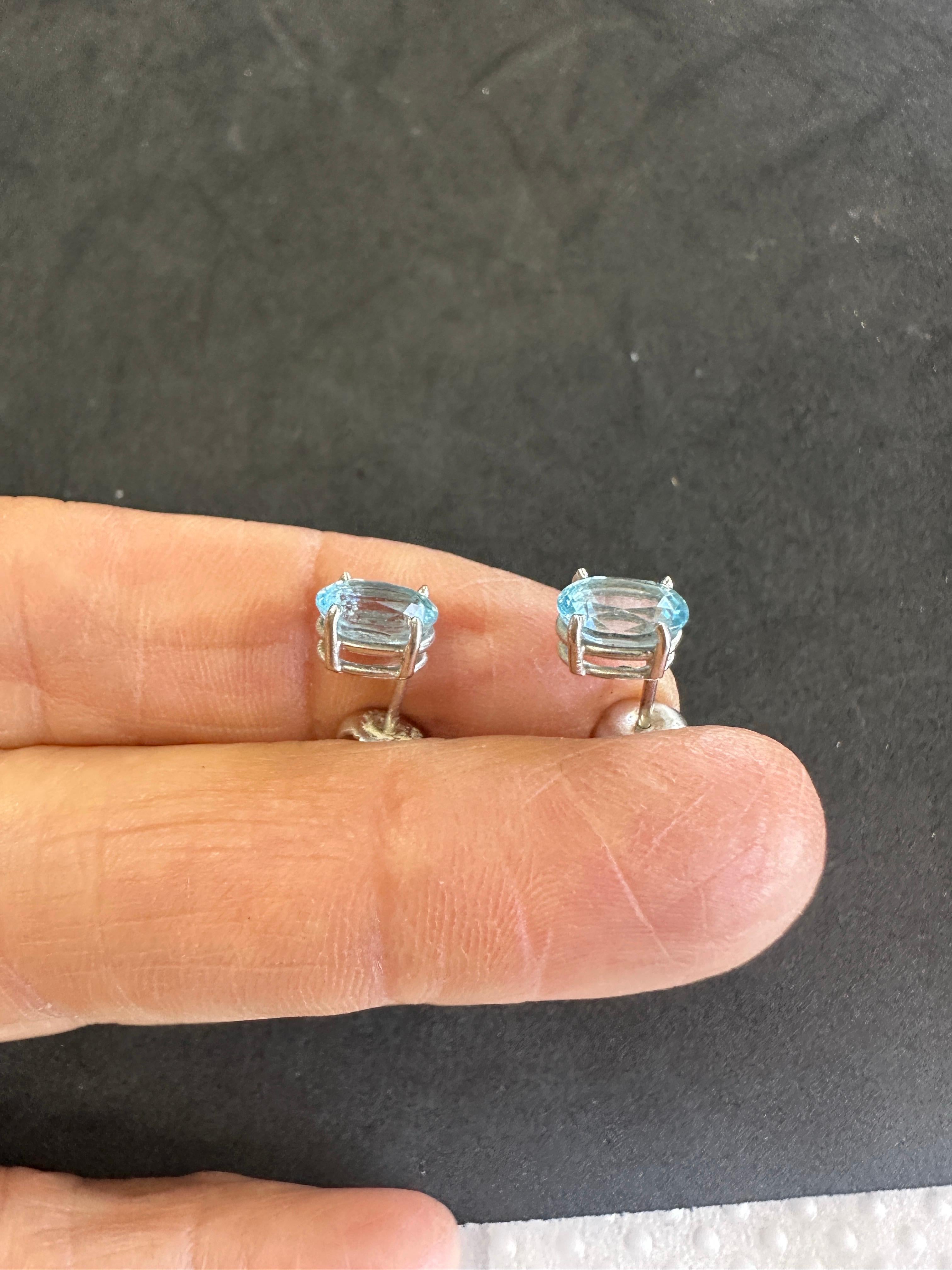 14 Karat Weißgold, 2,50 Karat ovale Aquamarin-Ohrstecker im Angebot 3