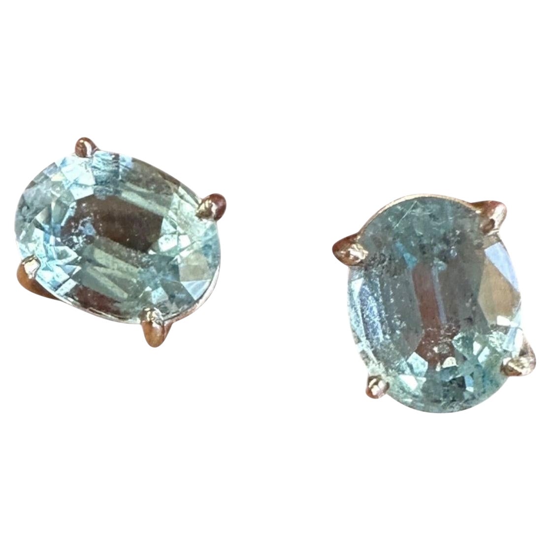 14 Karat Weißgold, 2,50 Karat ovale Aquamarin-Ohrstecker im Angebot