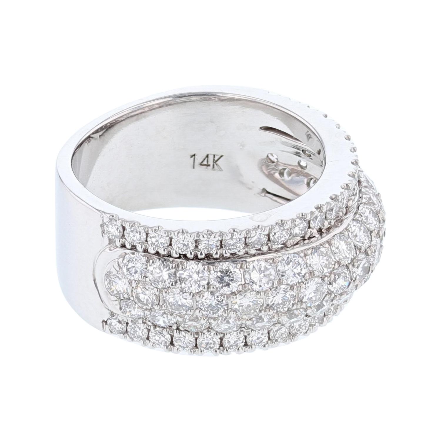 Contemporary 14 Karat White Gold 2.61 Carat Round Diamond Ring For Sale