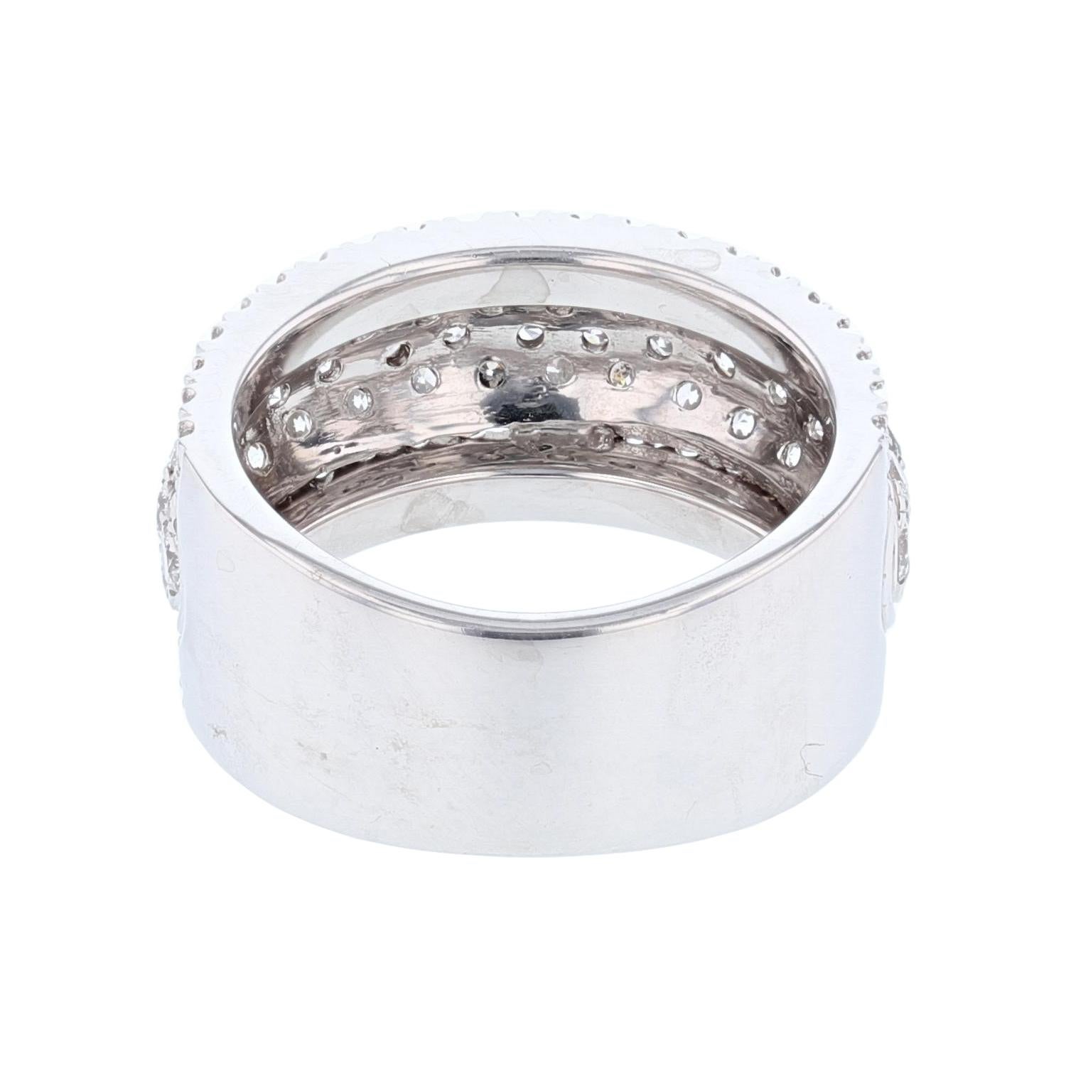 Round Cut 14 Karat White Gold 2.61 Carat Round Diamond Ring For Sale