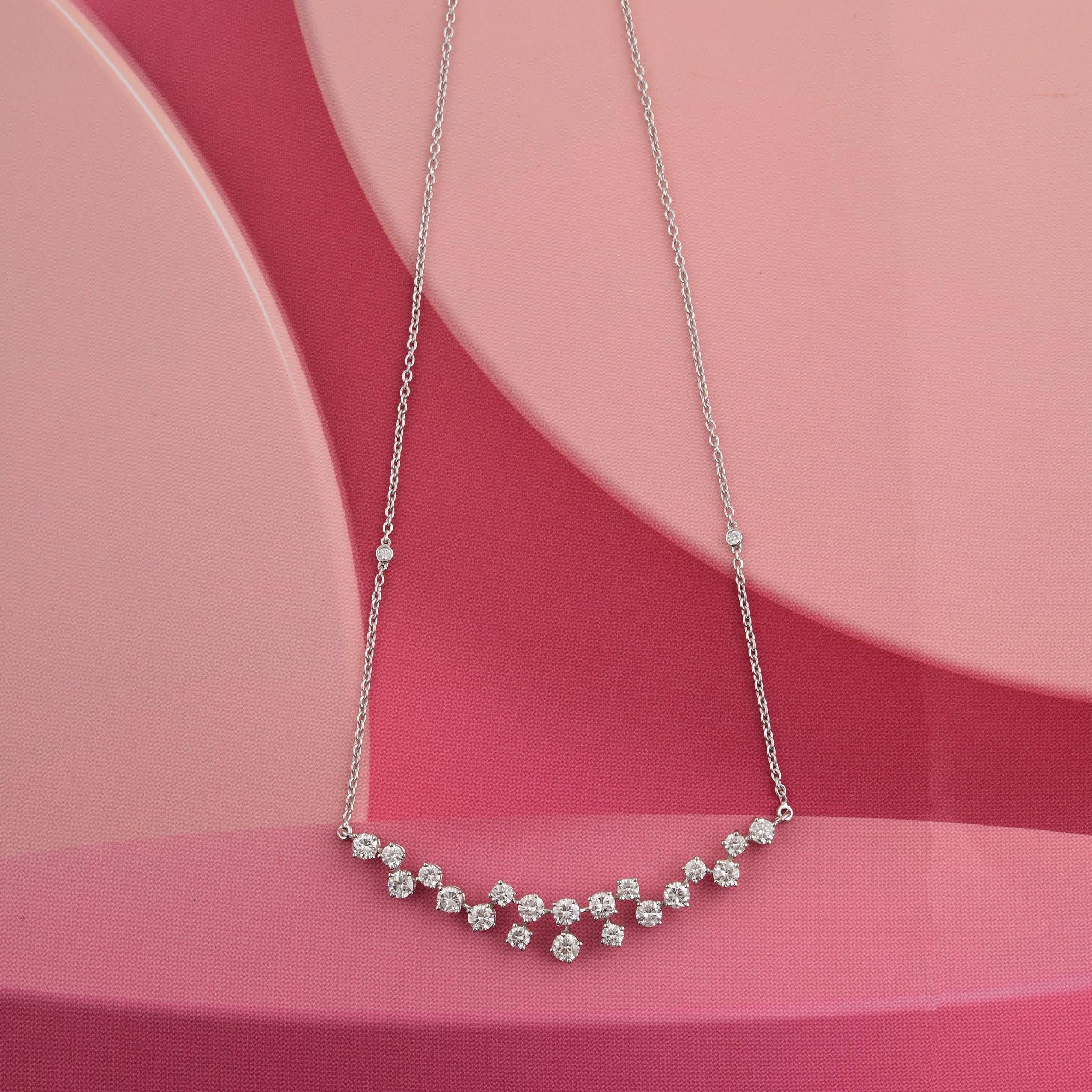 Collana a grappolo con diamanti tondi naturali taglio Brilliante in oro bianco 14 carati da 2,67 carati in vendita 1