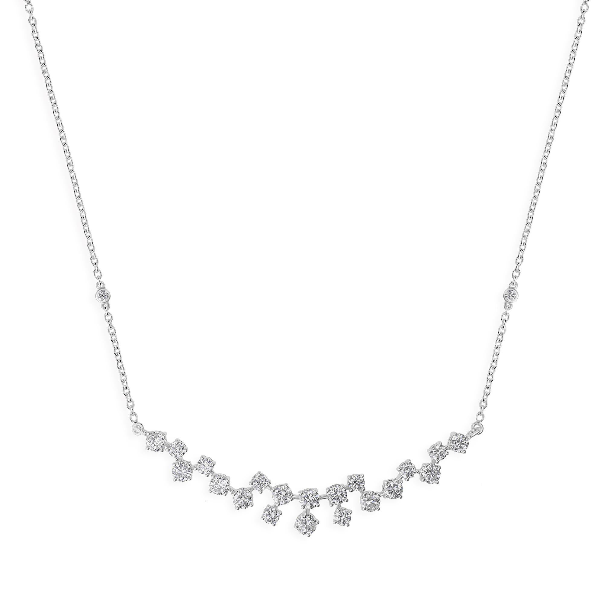 Collana a grappolo con diamanti tondi naturali taglio Brilliante in oro bianco 14 carati da 2,67 carati in vendita 2