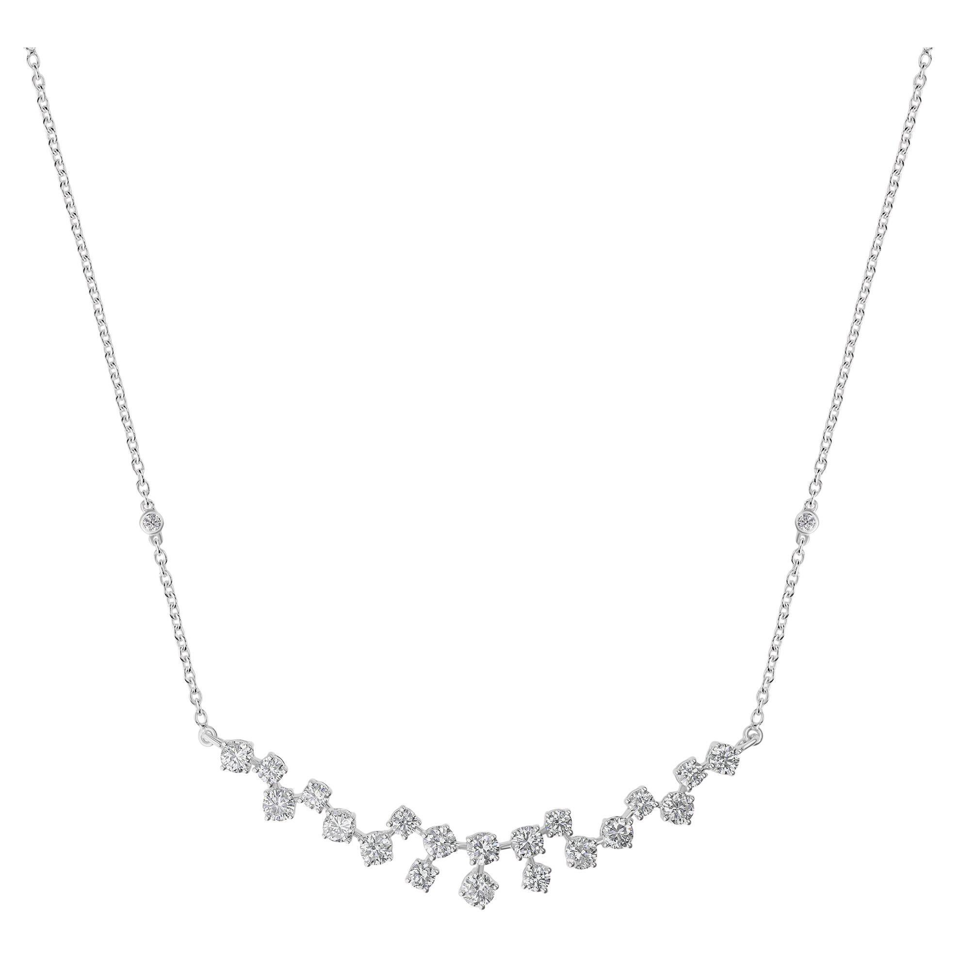 Collana a grappolo con diamanti tondi naturali taglio Brilliante in oro bianco 14 carati da 2,67 carati in vendita