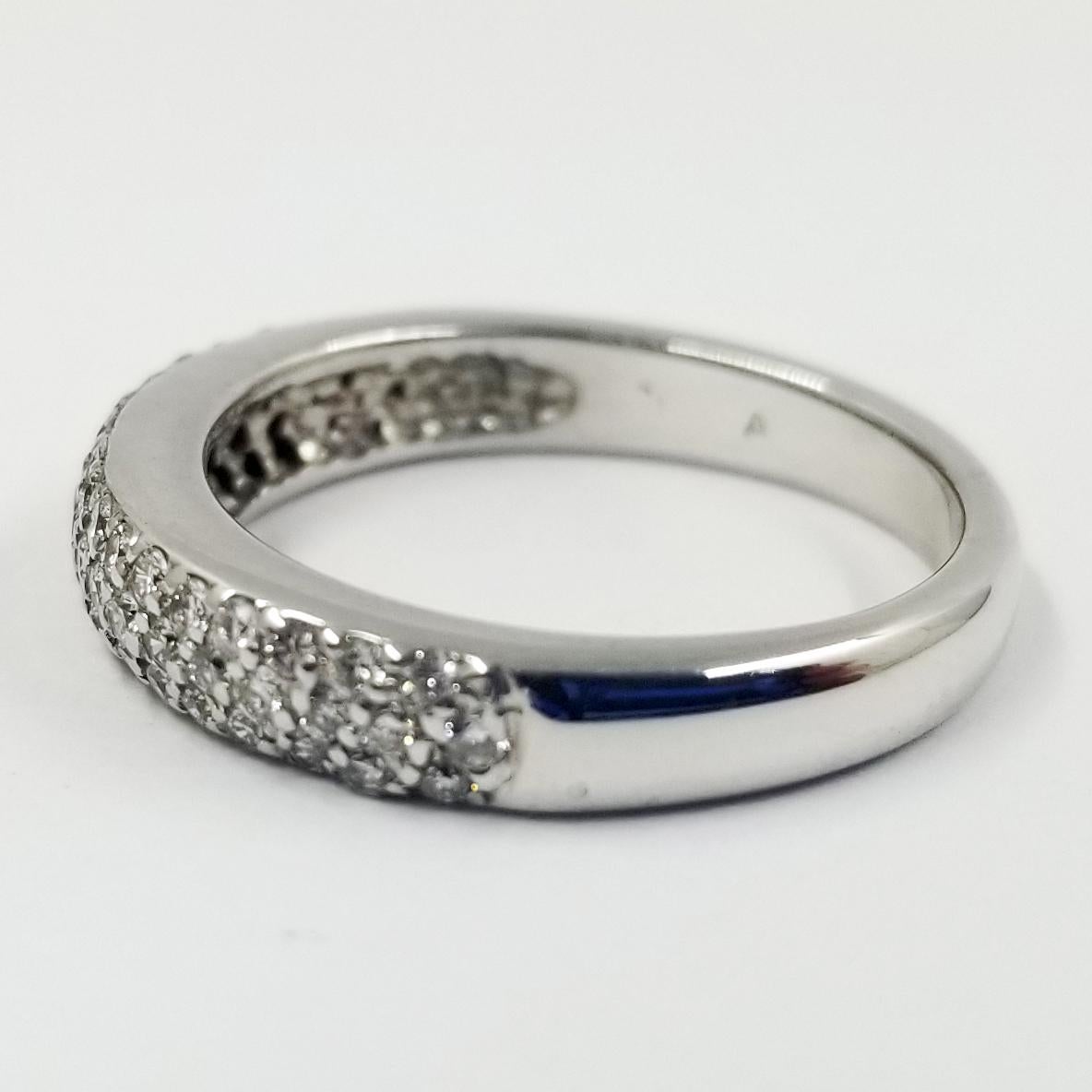 Taille ronde Bracelet en or blanc 14 carats à 3 rangées de diamants ronds micropavés en vente
