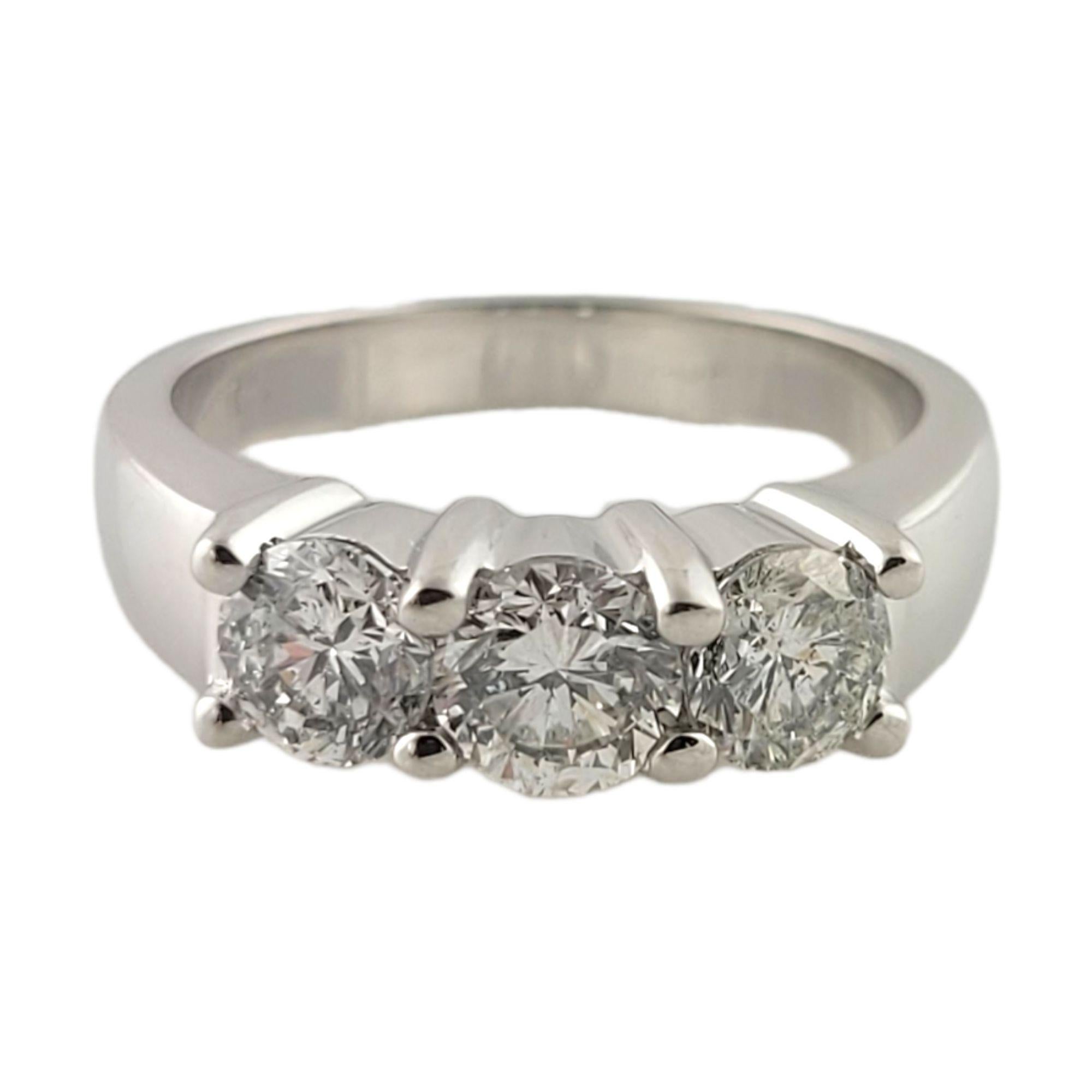 14 Karat White Gold 3 Stone Diamond Ring 1.32cts In Good Condition For Sale In Washington Depot, CT