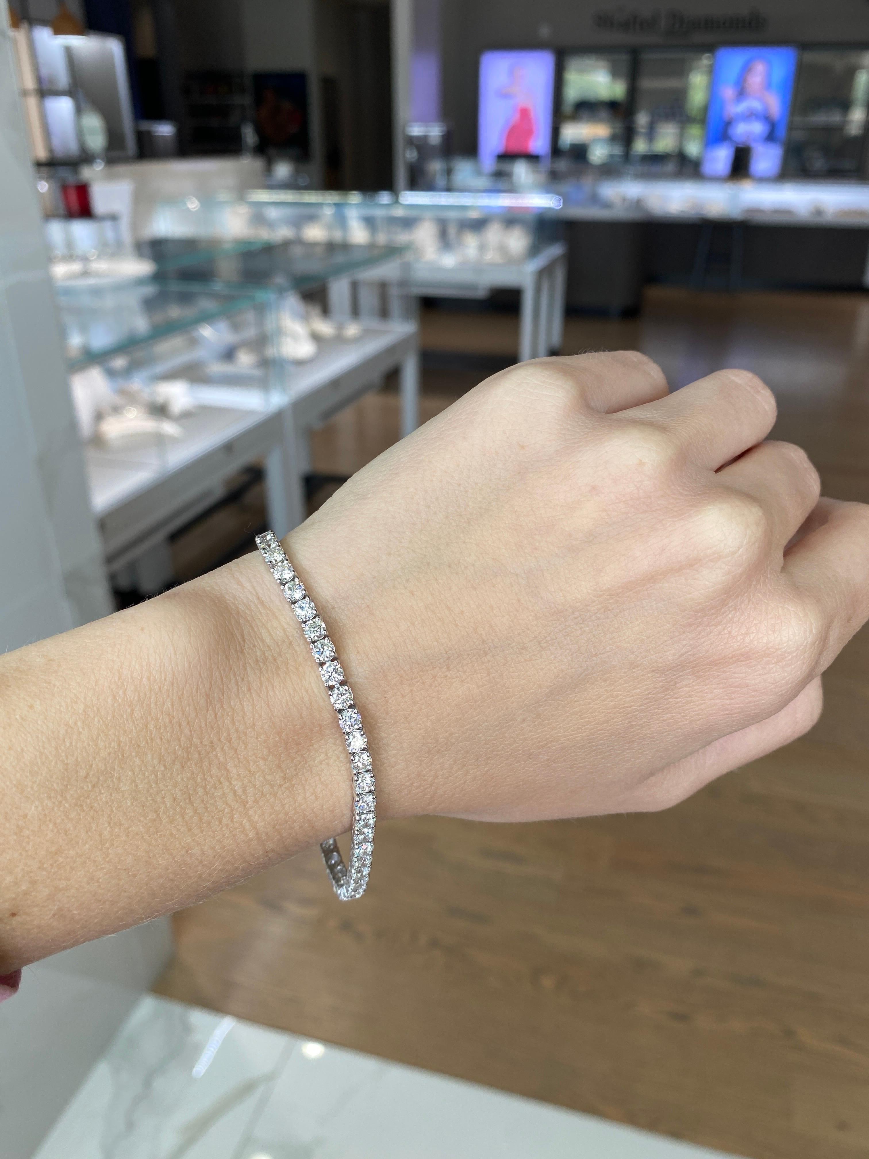 Bracciale tennis in oro bianco 14 carati con diamanti rotondi da 3,03 carati di peso totale In condizioni Nuovo in vendita a Houston, TX
