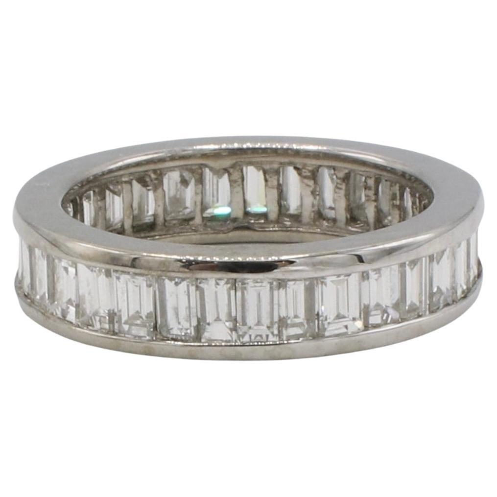 Anillo de oro blanco de 14 quilates con diamante natural talla esmeralda de 3,20 quilates en venta