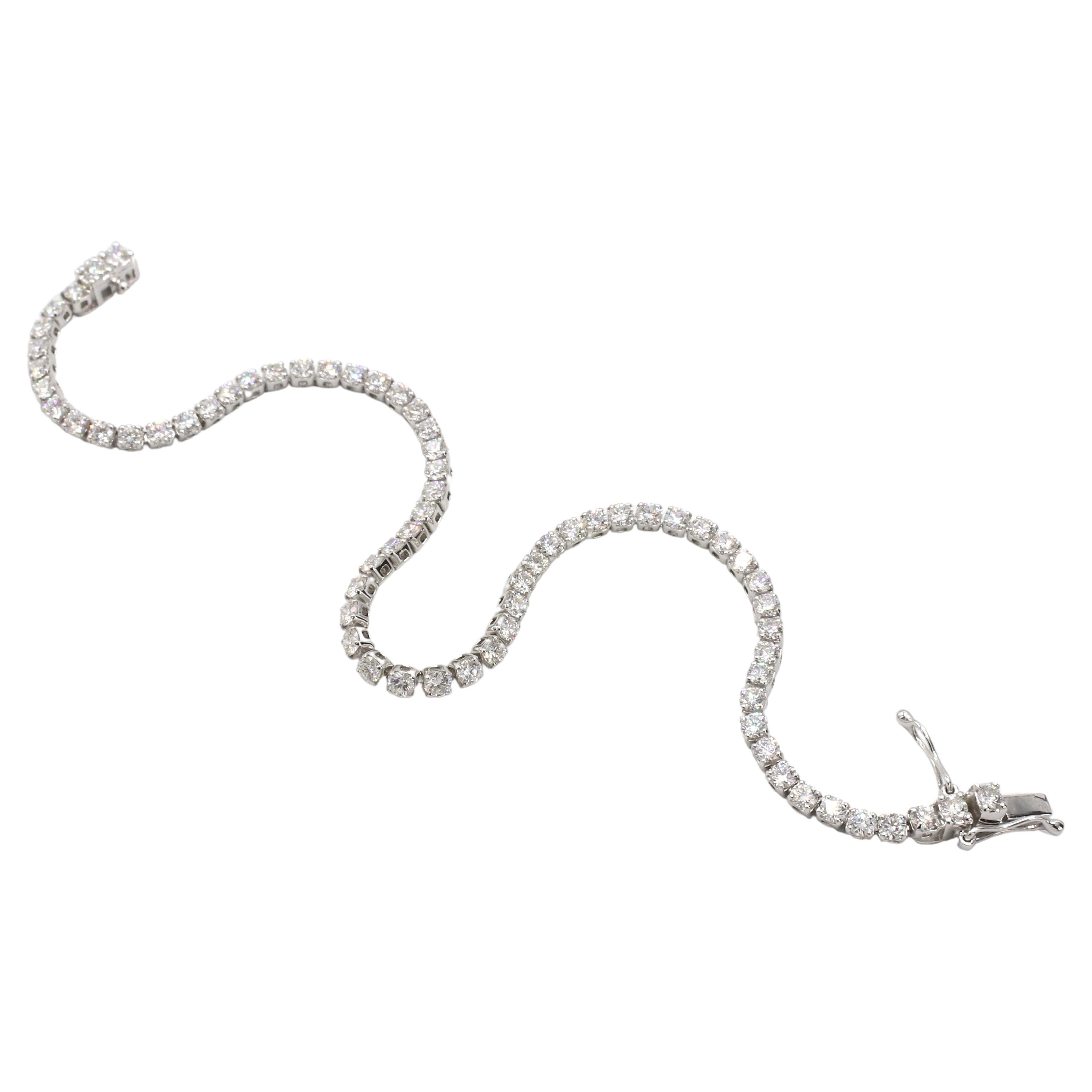 Modern 14 Karat White Gold 3.25 Carat Natural Diamond Tennis Line Bracelet 