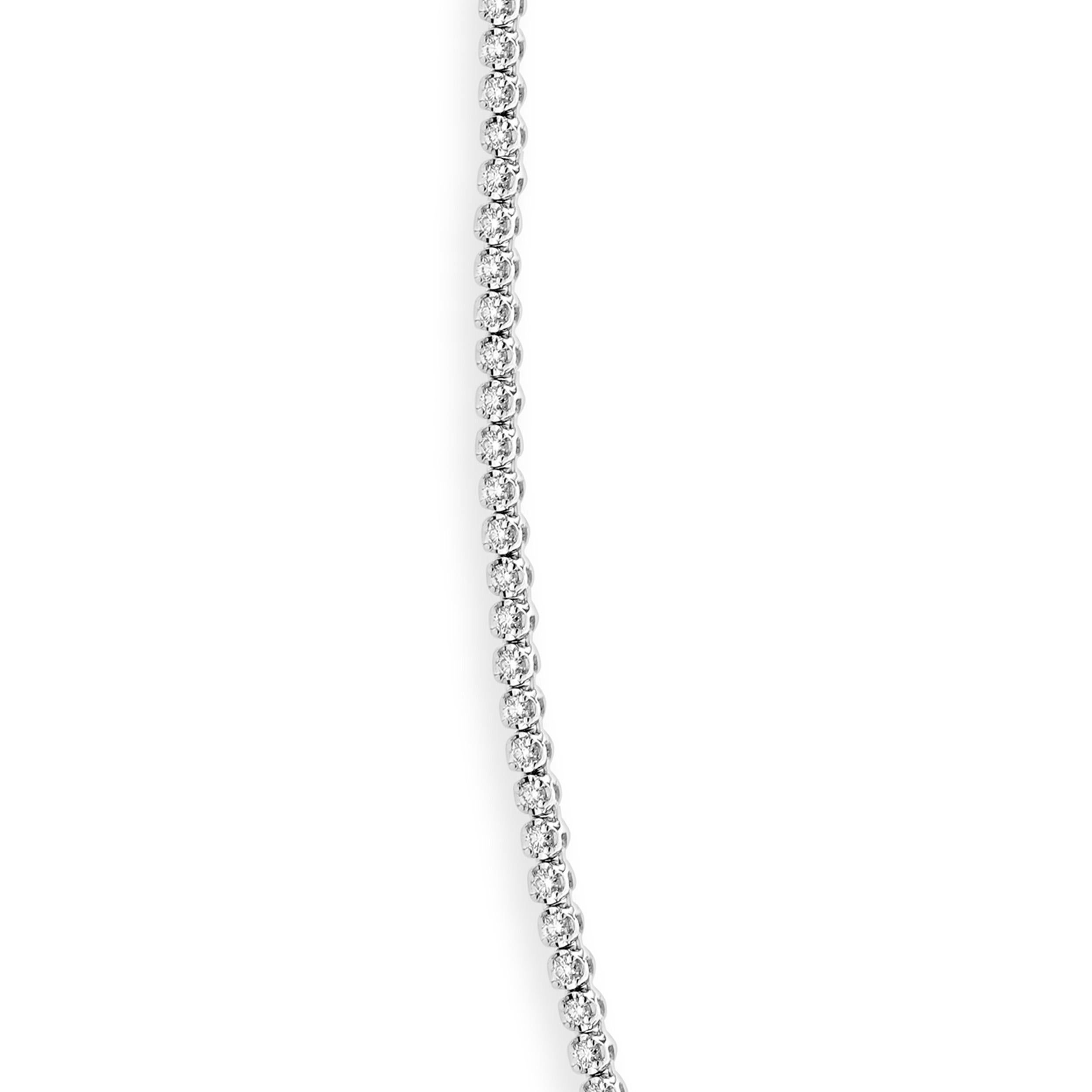 14 Karat White Gold 4 Prong Diamond Tennis Necklace In Excellent Condition For Sale In Scottsdale, AZ