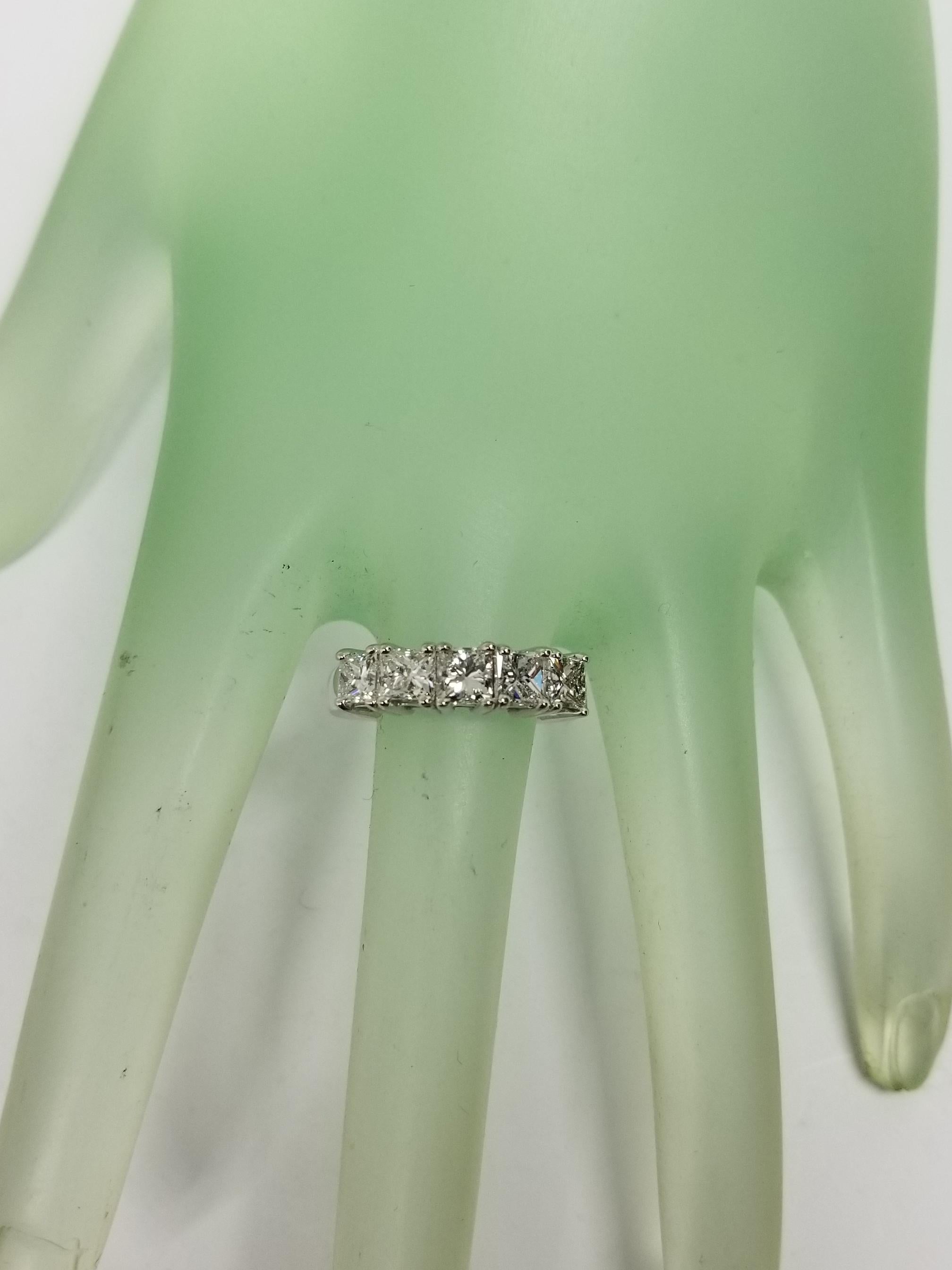 14 Karat White Gold 5 Princess Cut Diamonds Anniversary Wedding Ring For Sale 1