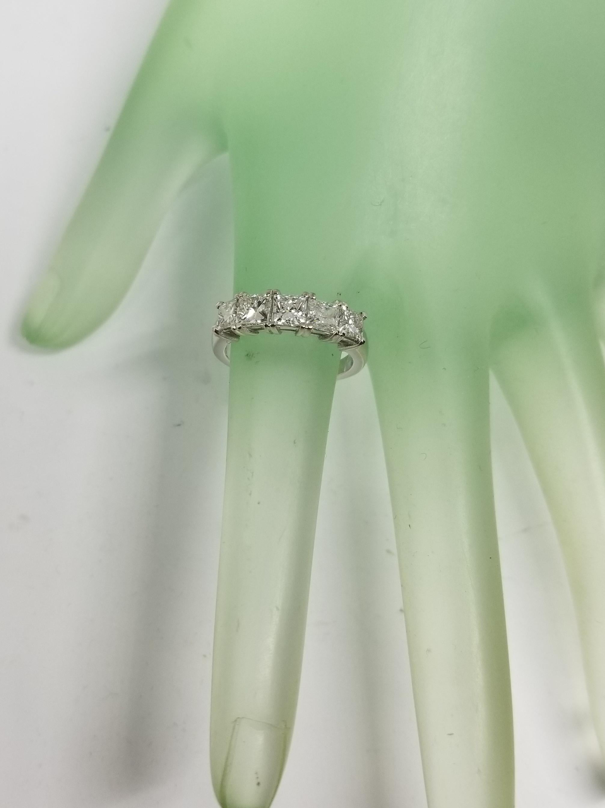 Women's or Men's 14 Karat White Gold 5-Stone Princess Cut Diamond Anniversary Ring 1.80 Carat For Sale