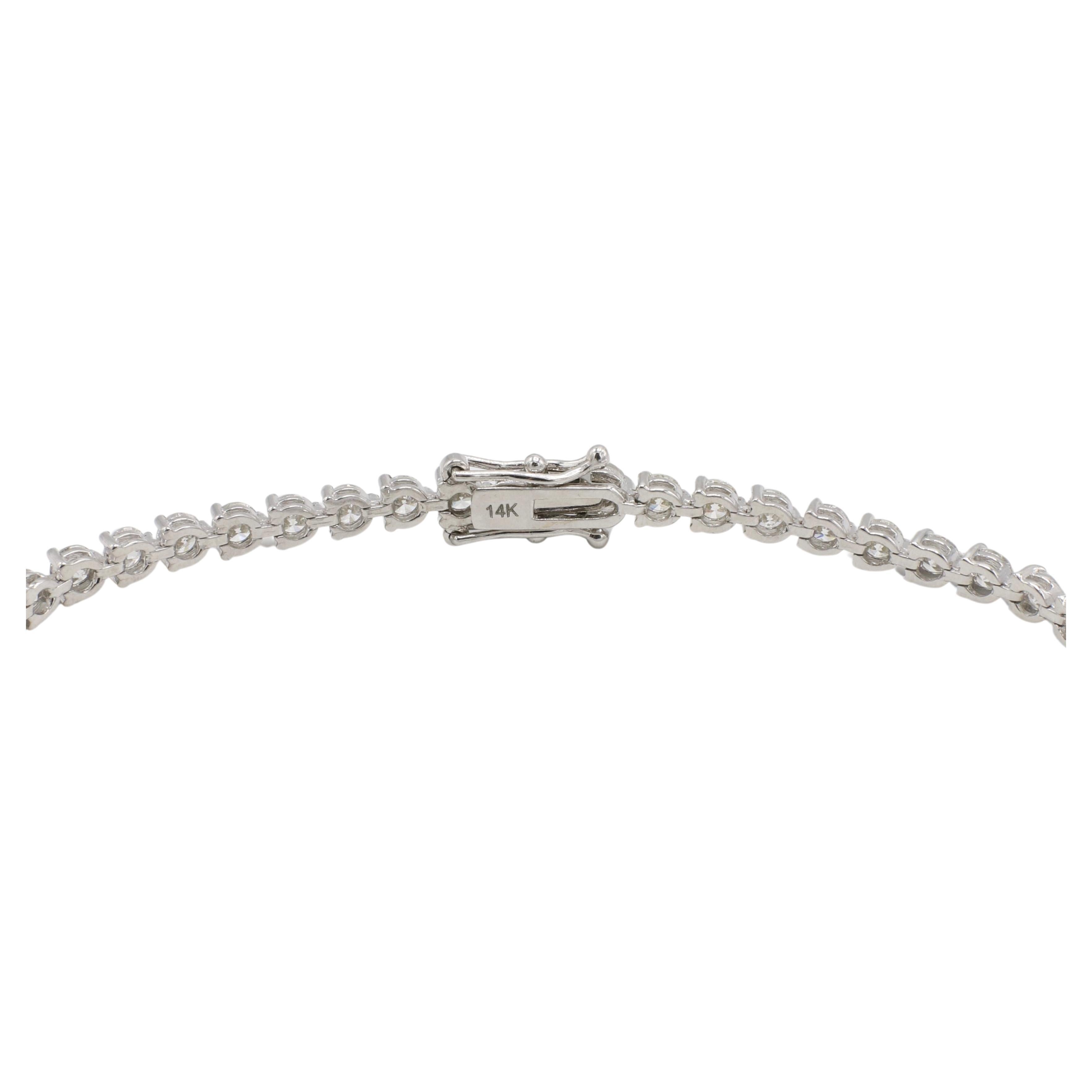 Round Cut 14 Karat White Gold 5.44 Carat Natural Diamond Tennis Line Bracelet For Sale