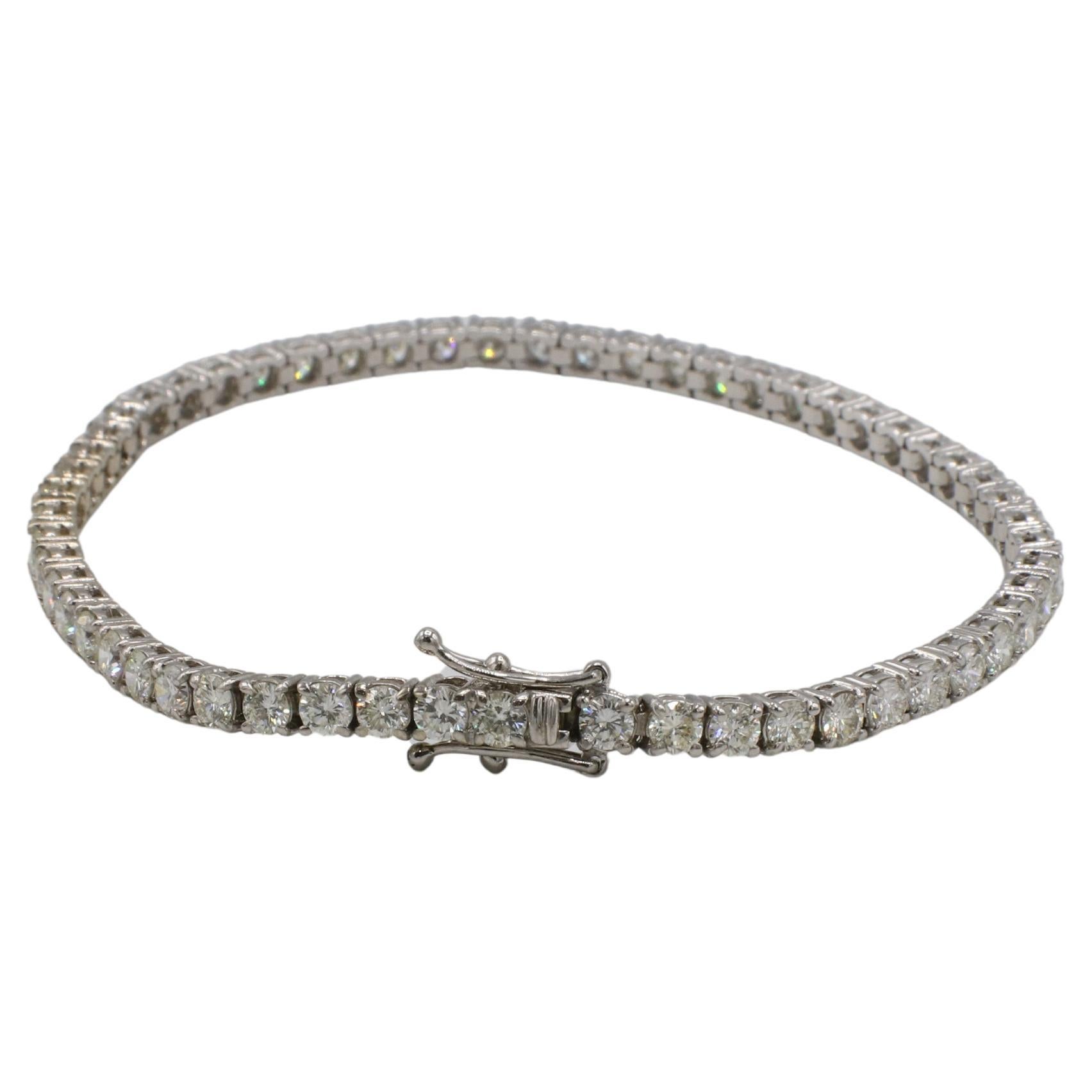Modern 14 Karat White Gold 5.82 Carat Natural Diamond Tennis Line Bracelet For Sale