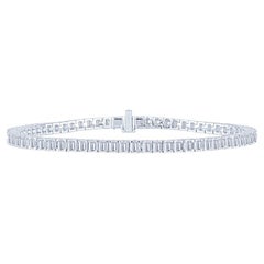 14 Karat Weißgold 6,00 Karat Gesamtgewicht Smaragdschliff Diamant-Tennisarmband