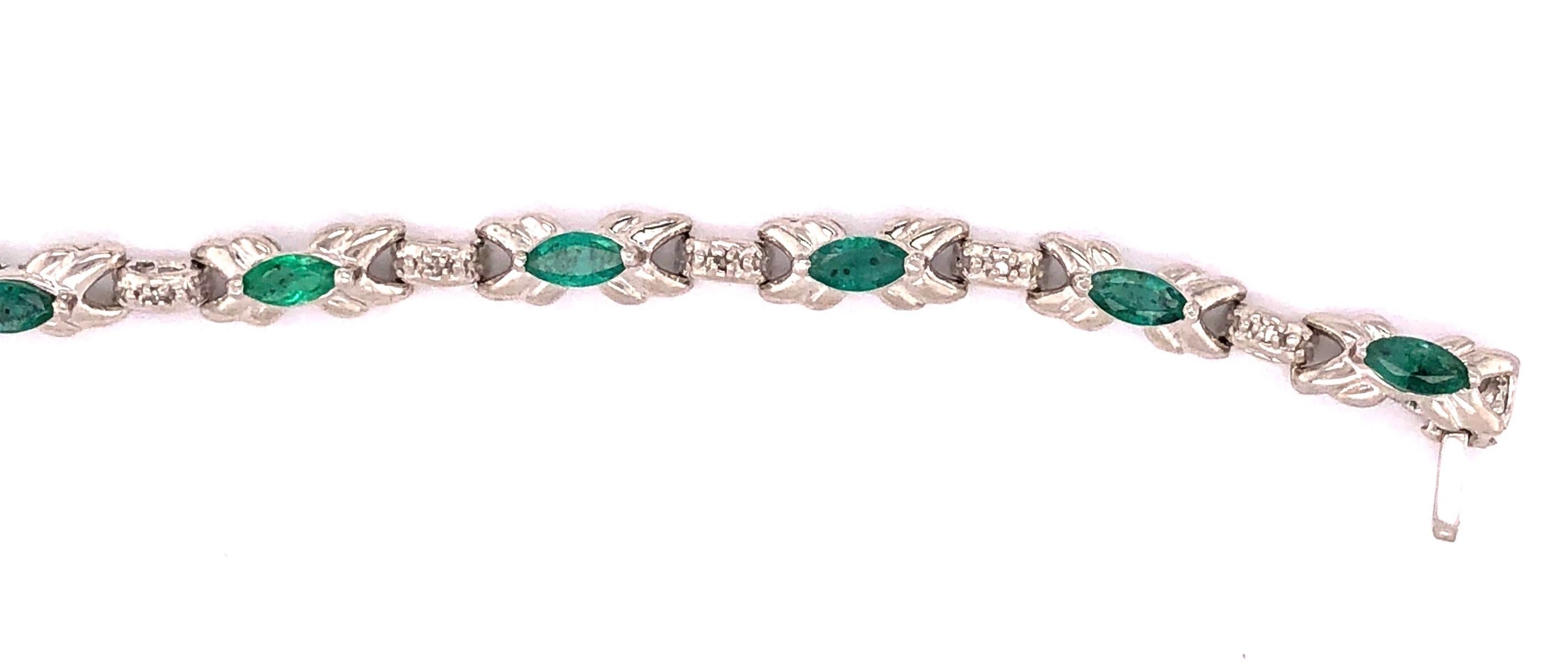 14 Karat White Gold Emerald Bracelet with Round Diamonds 6