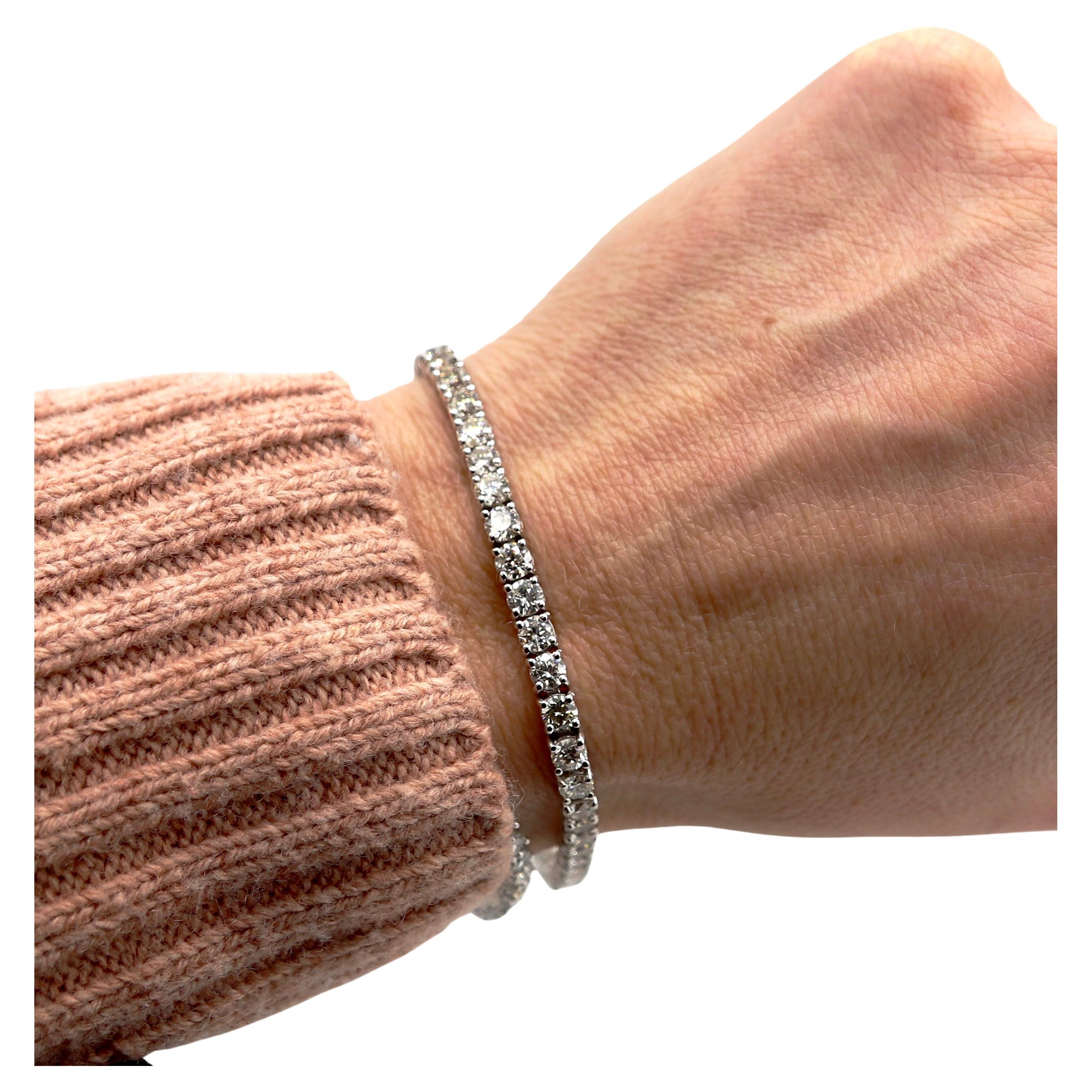 Taglio rotondo Bracciale Tennis Line in oro bianco 14 carati con diamanti naturali da 7,69 carati in vendita