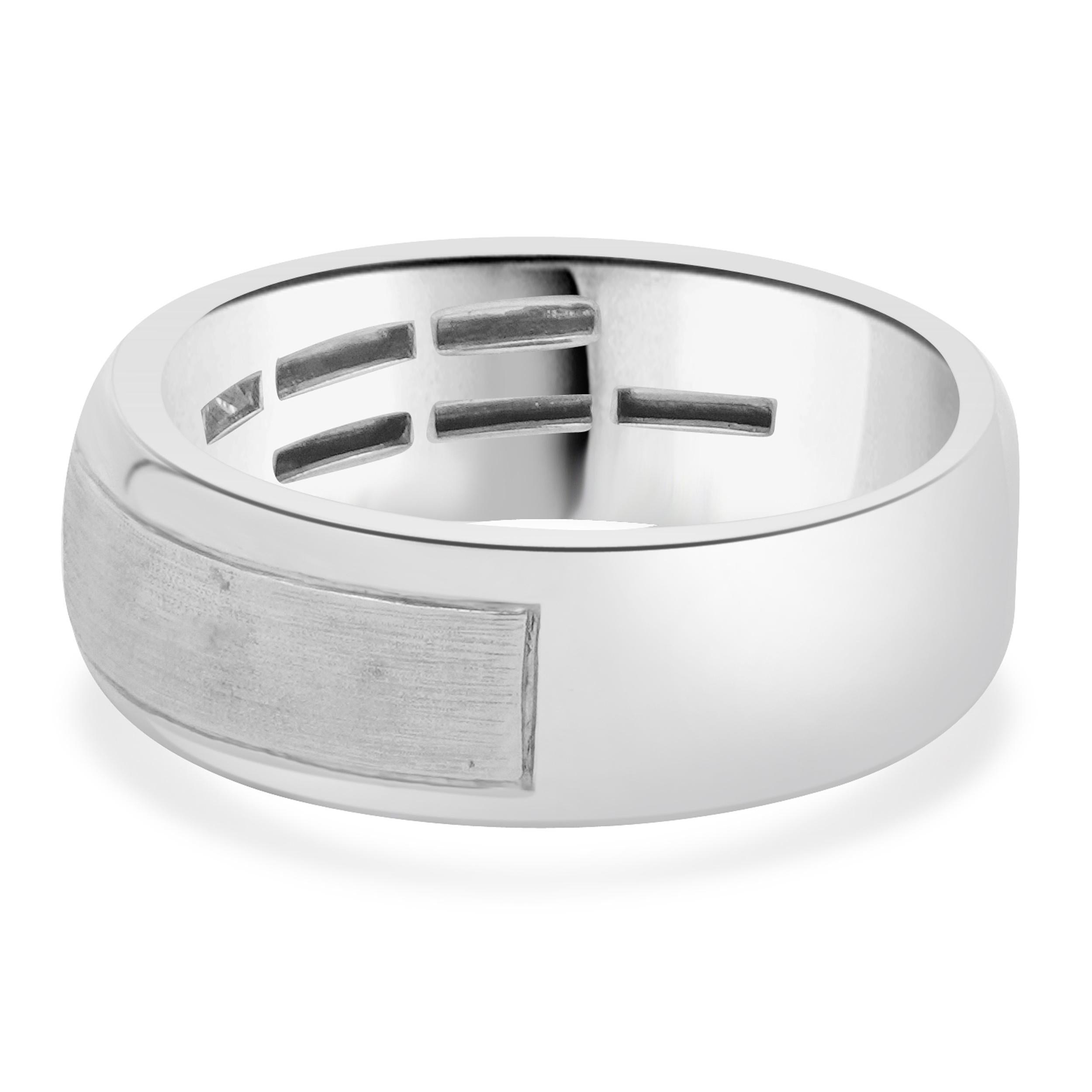 Designer: custom
Material: 14K white gold
Diamond: 1 princess cut= 0.25cttw
Color: H
Clarity: VS1
Ring size: 11 (please allow two additional shipping days for sizing requests)
Weight: 15.03 grams

