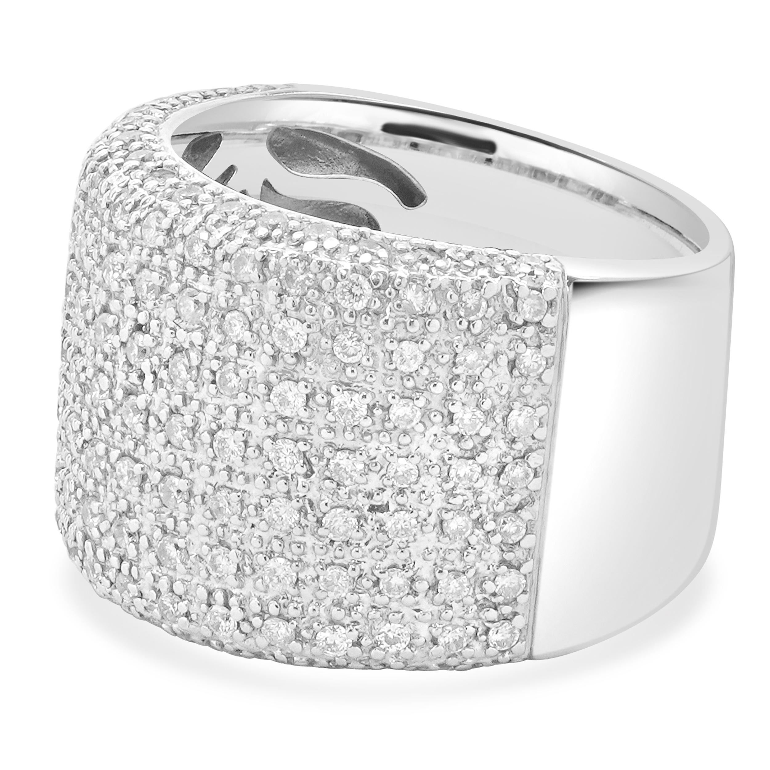 Concepteur : personnalisé
Matériau : Or blanc 14K
Diamant : 158 diamants ronds de taille brillant = 1,50cttw
Couleur : G
Clarté : SI1
Taille de la bague : 6.25 (veuillez prévoir deux jours de livraison supplémentaires pour les demandes de