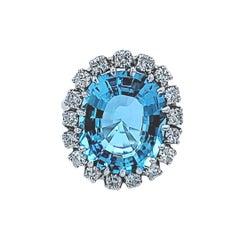14K White Gold 9.00ct Oval Aquamarine Cocktail Ring with Diamonds