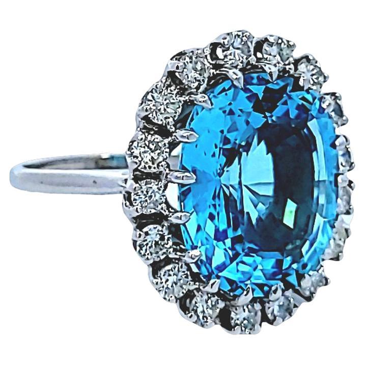 14 Karat White Gold 9.00 Carat Aquamarine Ring