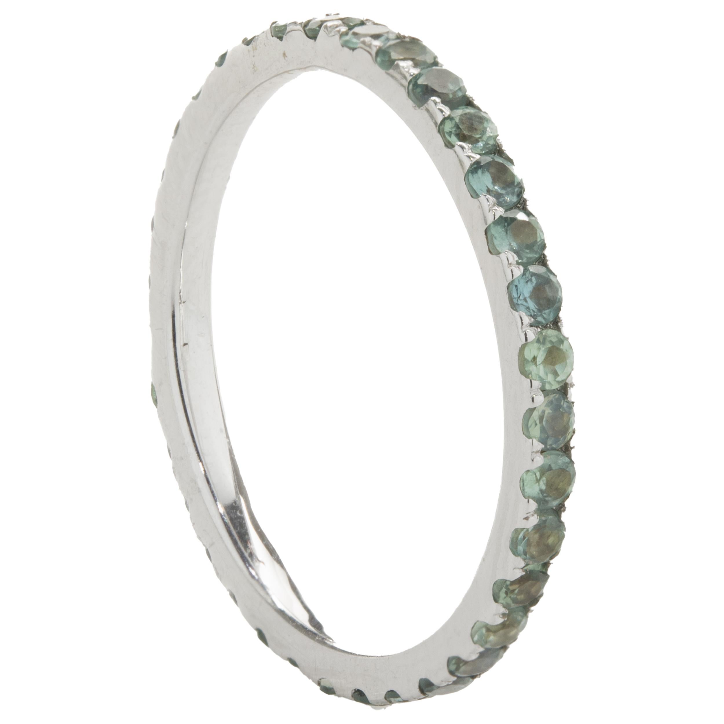 Designer: personalizzato
Materiale: oro bianco 14 carati
Dimensioni: la parte superiore dell'anello misura 1,75 mm di larghezza
Misura dell'anello: 5,75 (disponibile la misura gratuita)
Peso: 1.14 grammi
