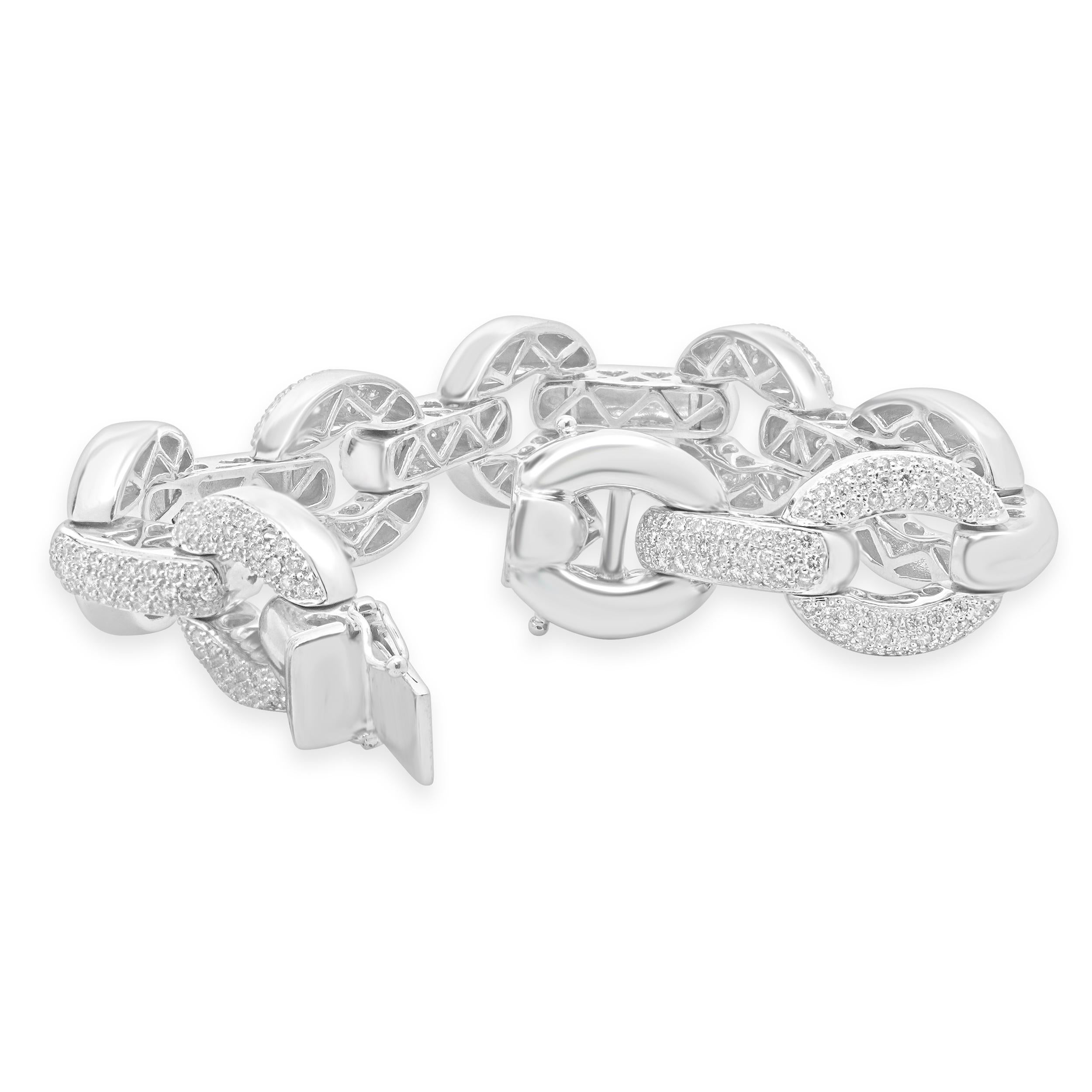 Round Cut 14 Karat White Gold Alternating Diamond Circle Link Bracelet For Sale