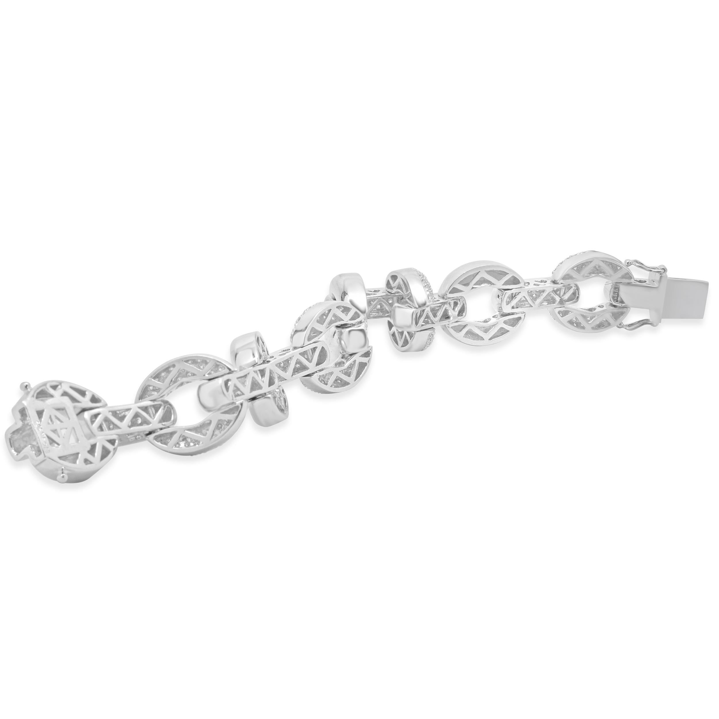 Women's or Men's 14 Karat White Gold Alternating Diamond Circle Link Bracelet For Sale