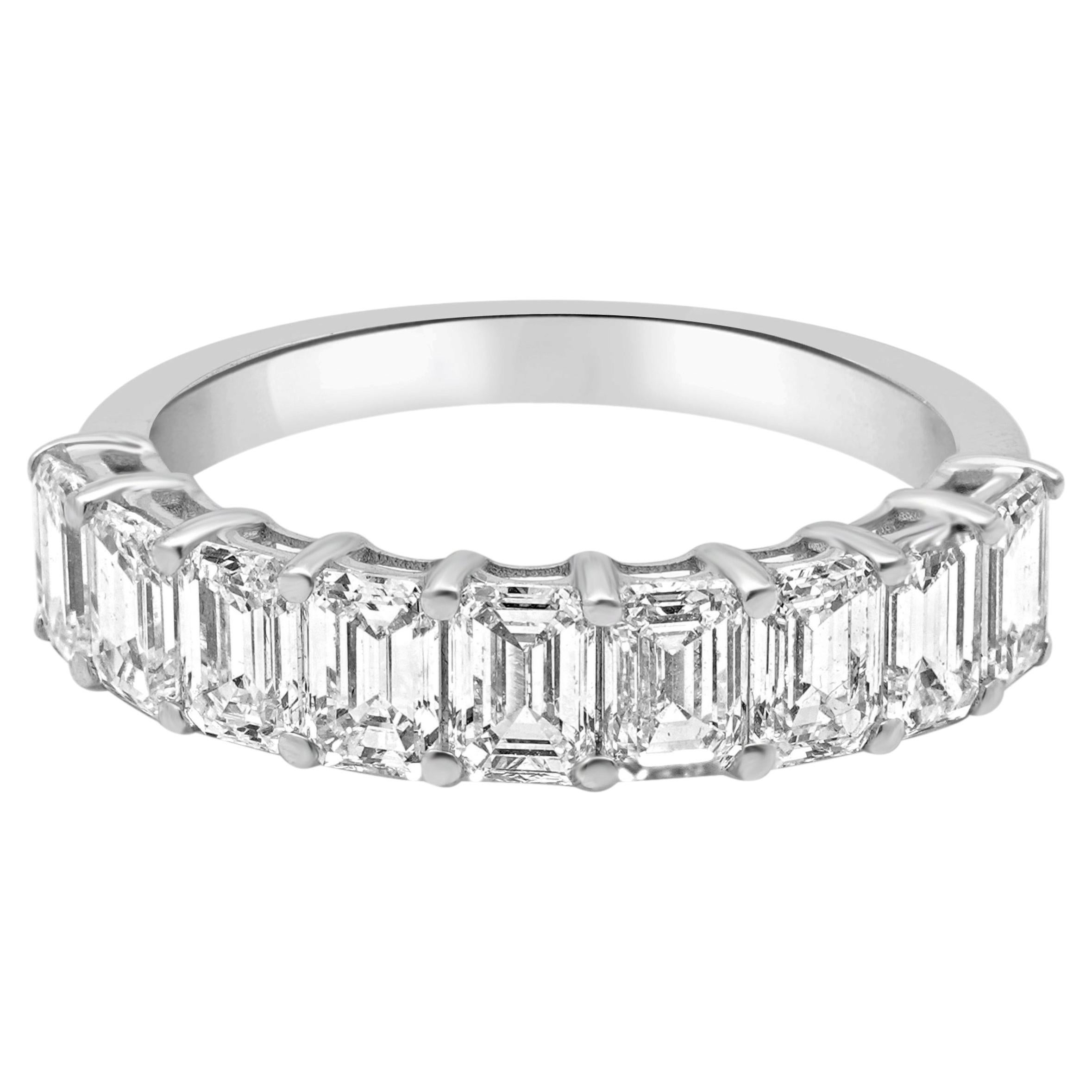 Bandeau en or blanc 14 carats et diamant taillé en émeraude à 9 pierres