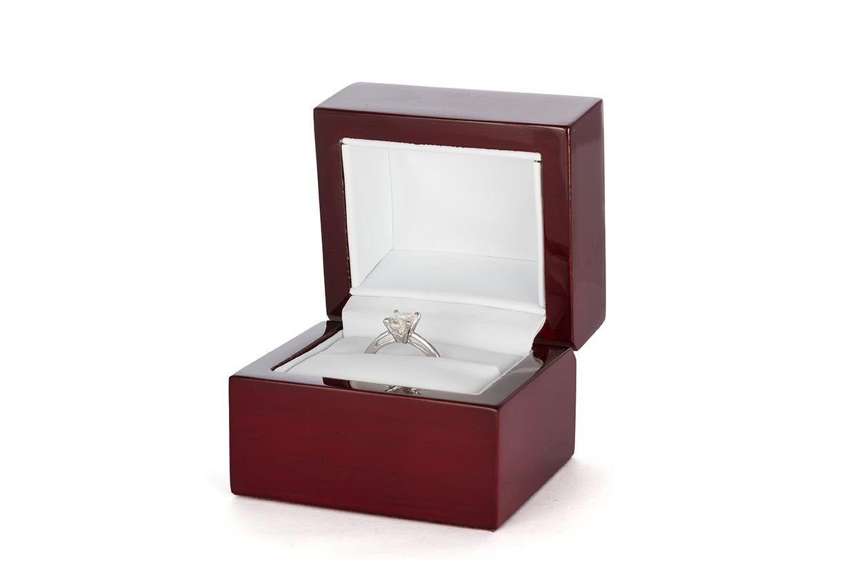 14 Karat White Gold and Cushion Cut Diamond Solitaire Engagement Ring 1.12 Carat 4