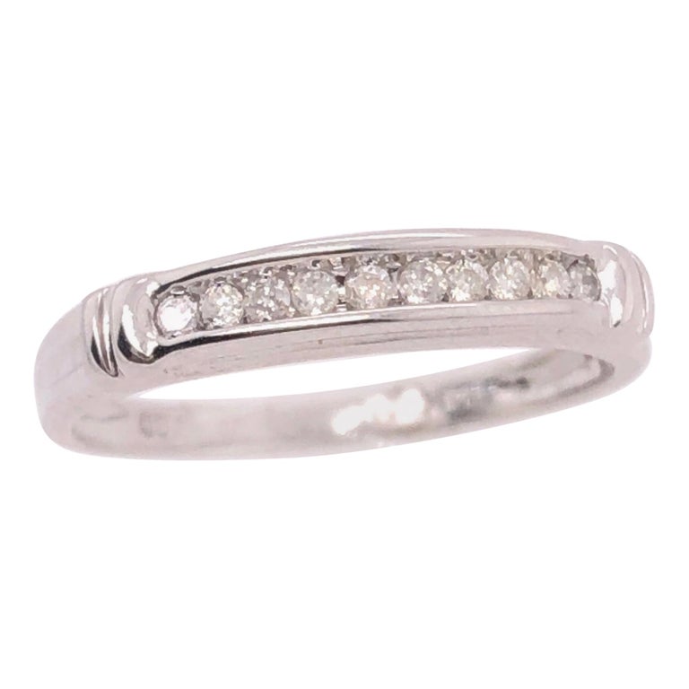 14 Karat White Gold and Diamond Band / Bridal Ring 0.25 TDW For Sale at