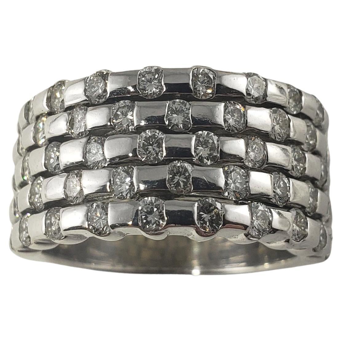 Bague jonc en or blanc 14 carats et diamants