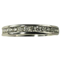 Anillo de oro blanco de 14 quilates y diamantes