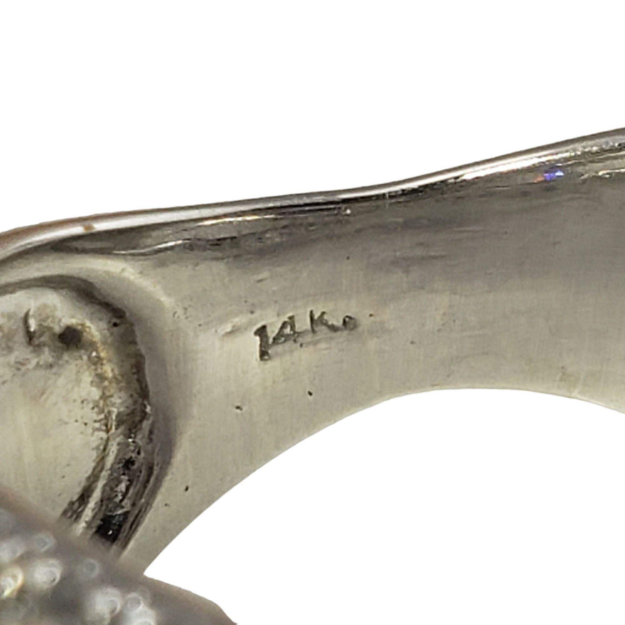 Anello a fascia in oro bianco 14 carati e diamanti in vendita 1