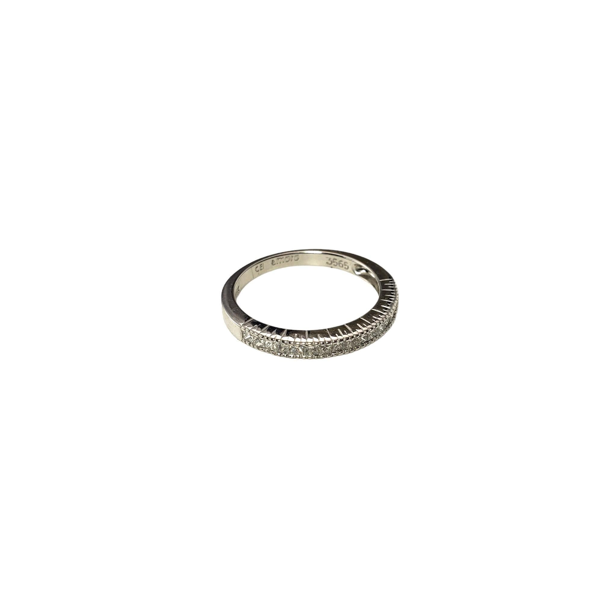 14 Karat White Gold and Diamond Band Ring Size 6.5 #20830 In Good Condition For Sale In Washington Depot, CT